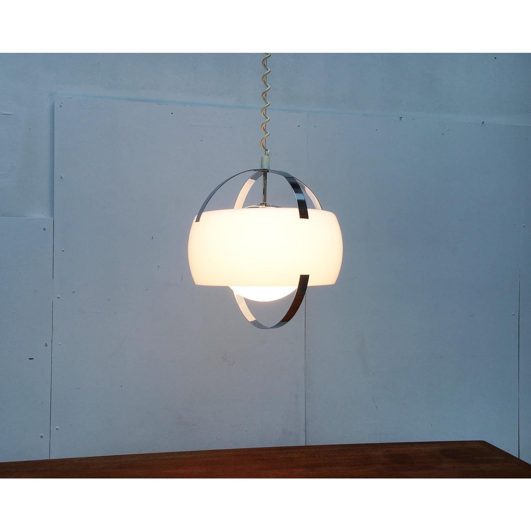 Lampe suspendue de l'ère spatiale, années 1970 en vente 3