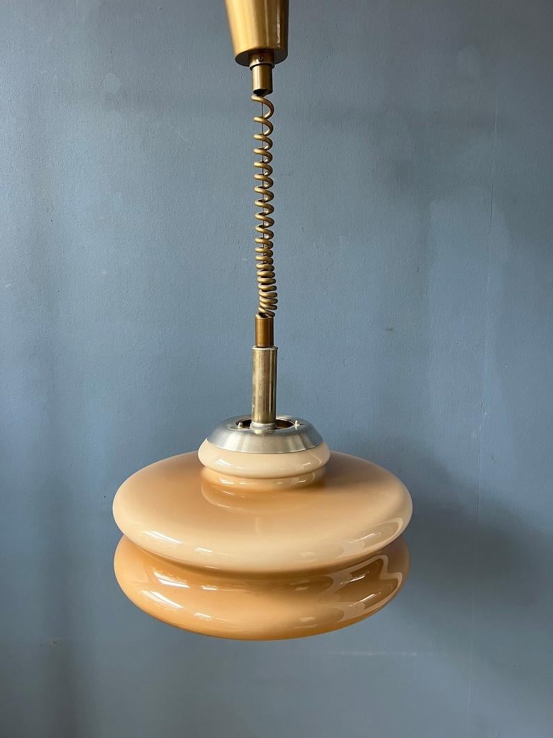 Métal Lampe suspendue vintage de l'ère spatiale Herda avec abat-jour champignon en verre acrylique en vente