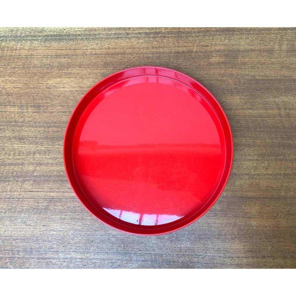 Vintage Space Age Rotes Tablett von Boltze Design, 1970er Jahre, in sehr gutem Zustand. Entworfen 1970 bis 1979 Dieses Stück hat eine Zuordnungsmarke.

Zusätzliche Informationen:
MATERIALIEN: Kunststoff
Stil: Minimalistisch
Farbe: Rot
Artikel Typ: