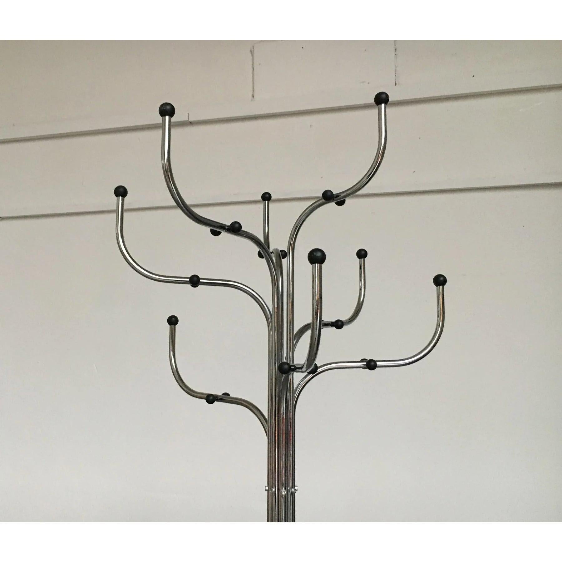 Heavy coat stand from series 9 by the Danish manufacturer Fritz Hansen based on a design by Sidse Werner from the early 1970s.

A very functional and stylish coat stand. As the name suggests, this design is based on a tree. The construction is very