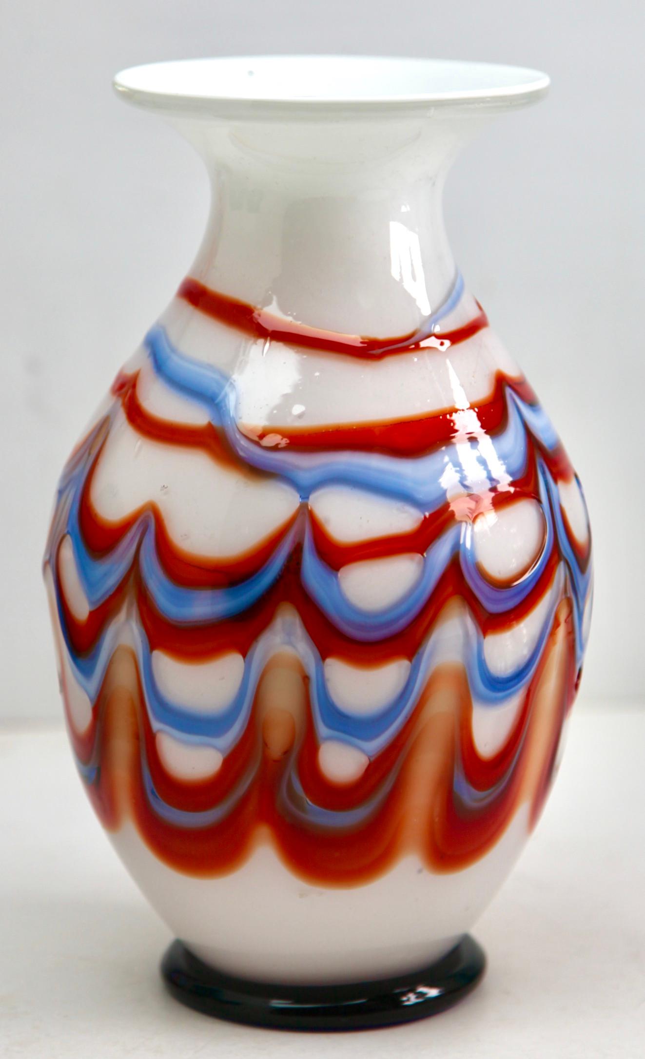 Vintage 'Space Age' Set Opaline Florence Vase, Empoli, 1955 In Good Condition For Sale In Verviers, BE