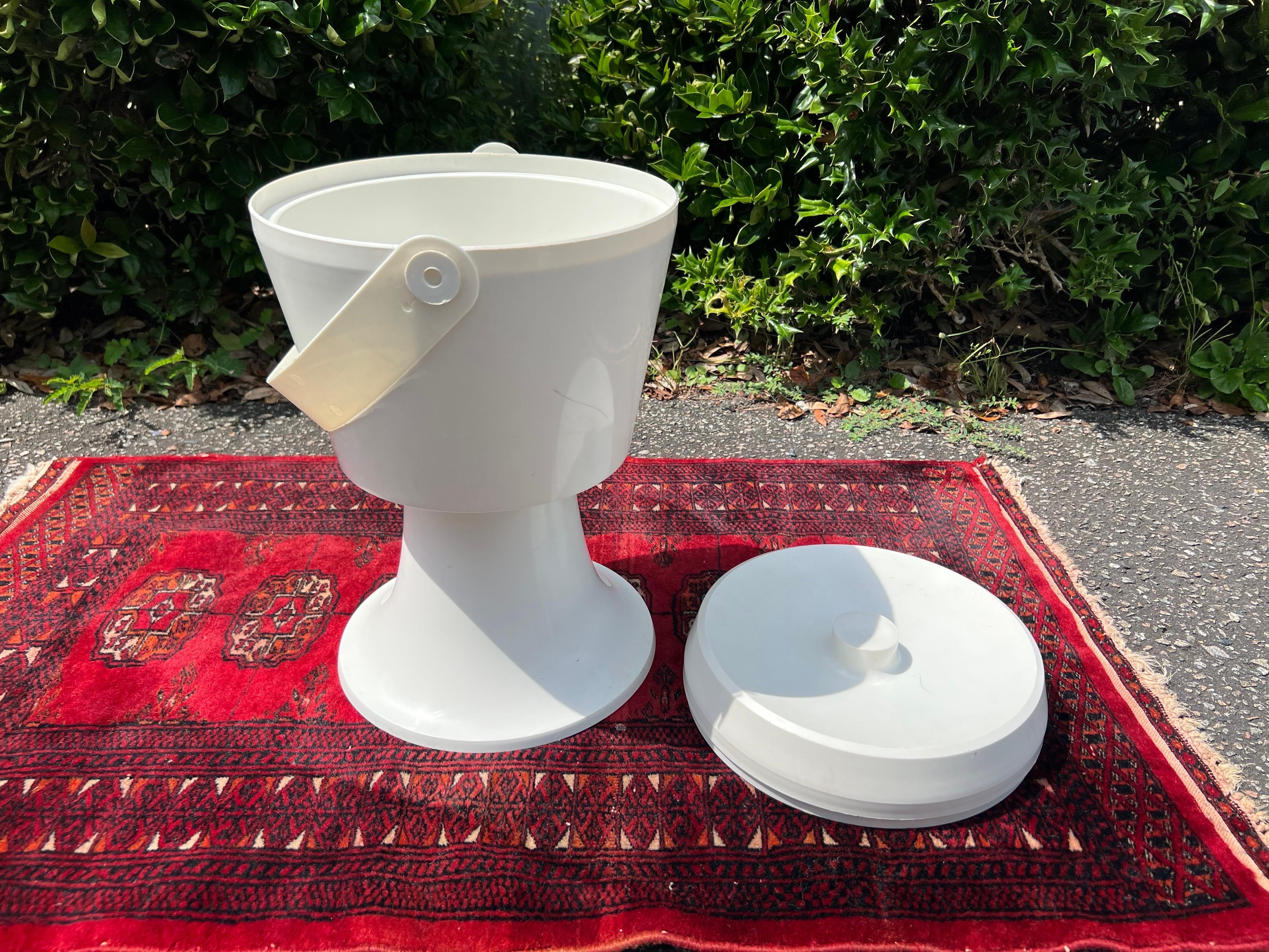 Vintage Space Age Standing Ice Bucket For Sale 4