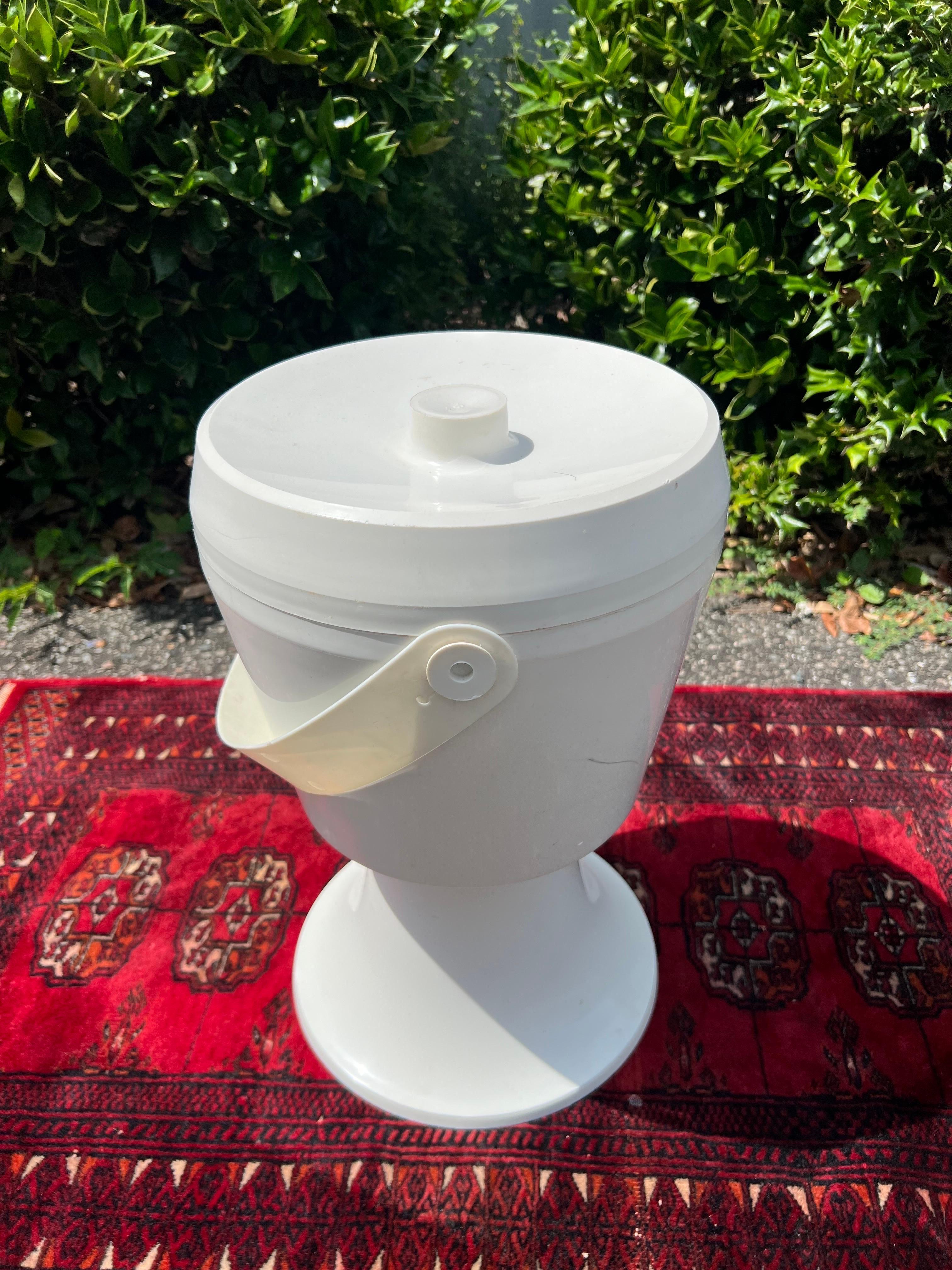 Vintage Space Age Standing Ice Bucket For Sale 3