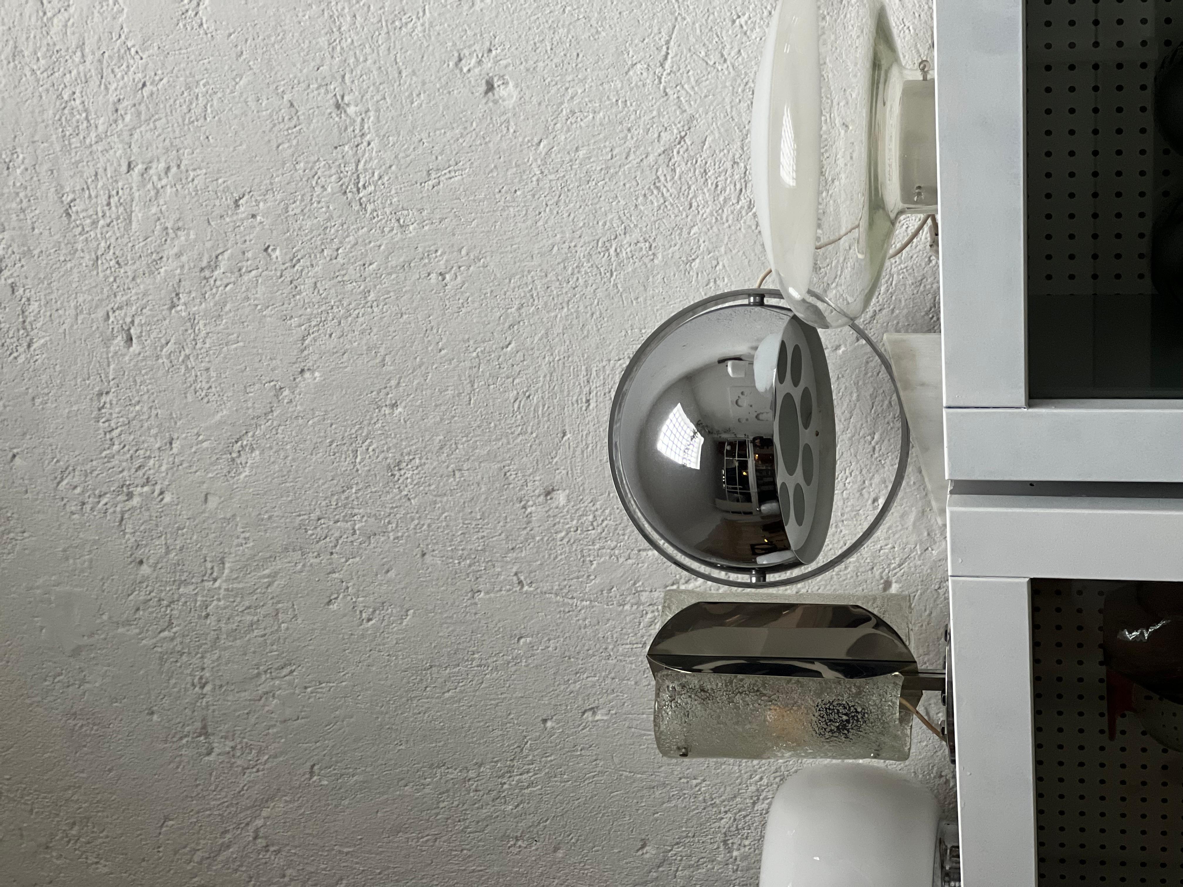 Lampe de table vintage de l'ère spatiale avec base en marbre et abat-jour tournant en métal chromé en vente 5