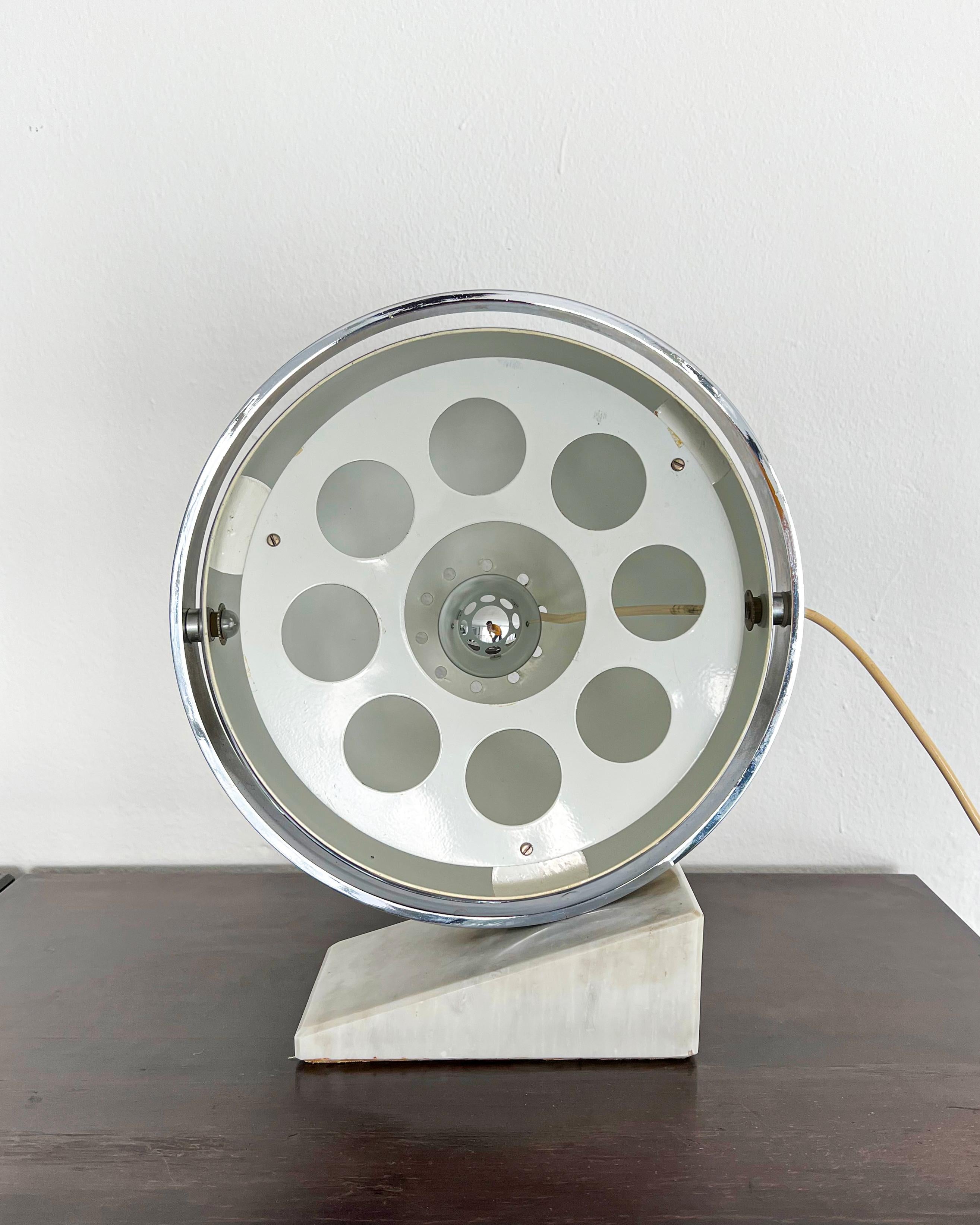 Vintage Space Age table lamp with marble base and revolving chromed metal shade For Sale 3