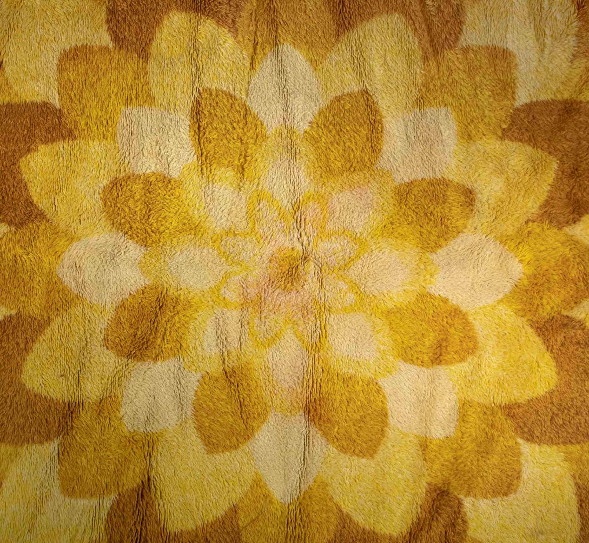 Space Age Tapestry is an origina design object realized in the 1970.
A beautiful vintage tapestry designed by Hockflor.
Mint conditions (some stains).
