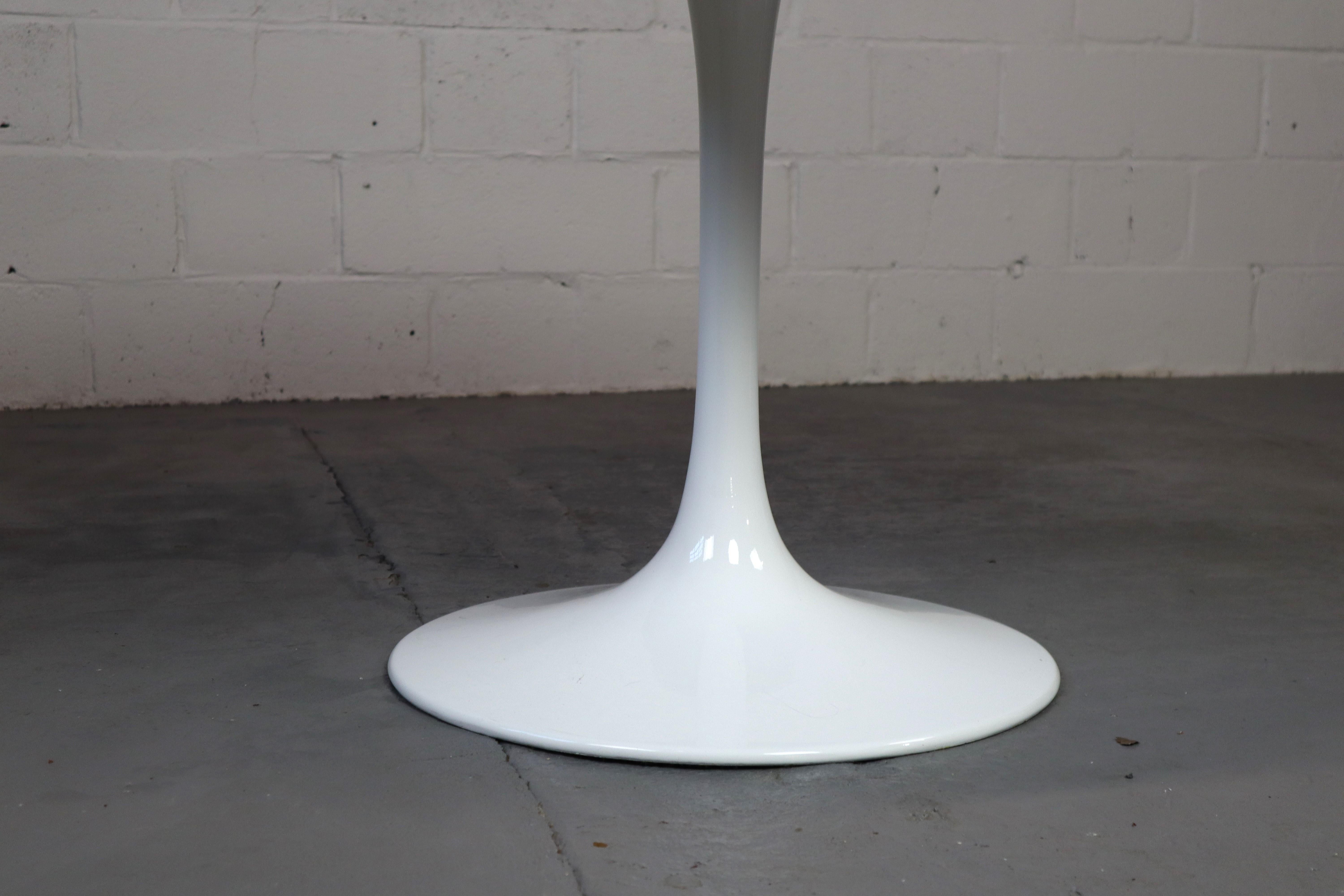 Space Age Vintage Space-Age tulip table