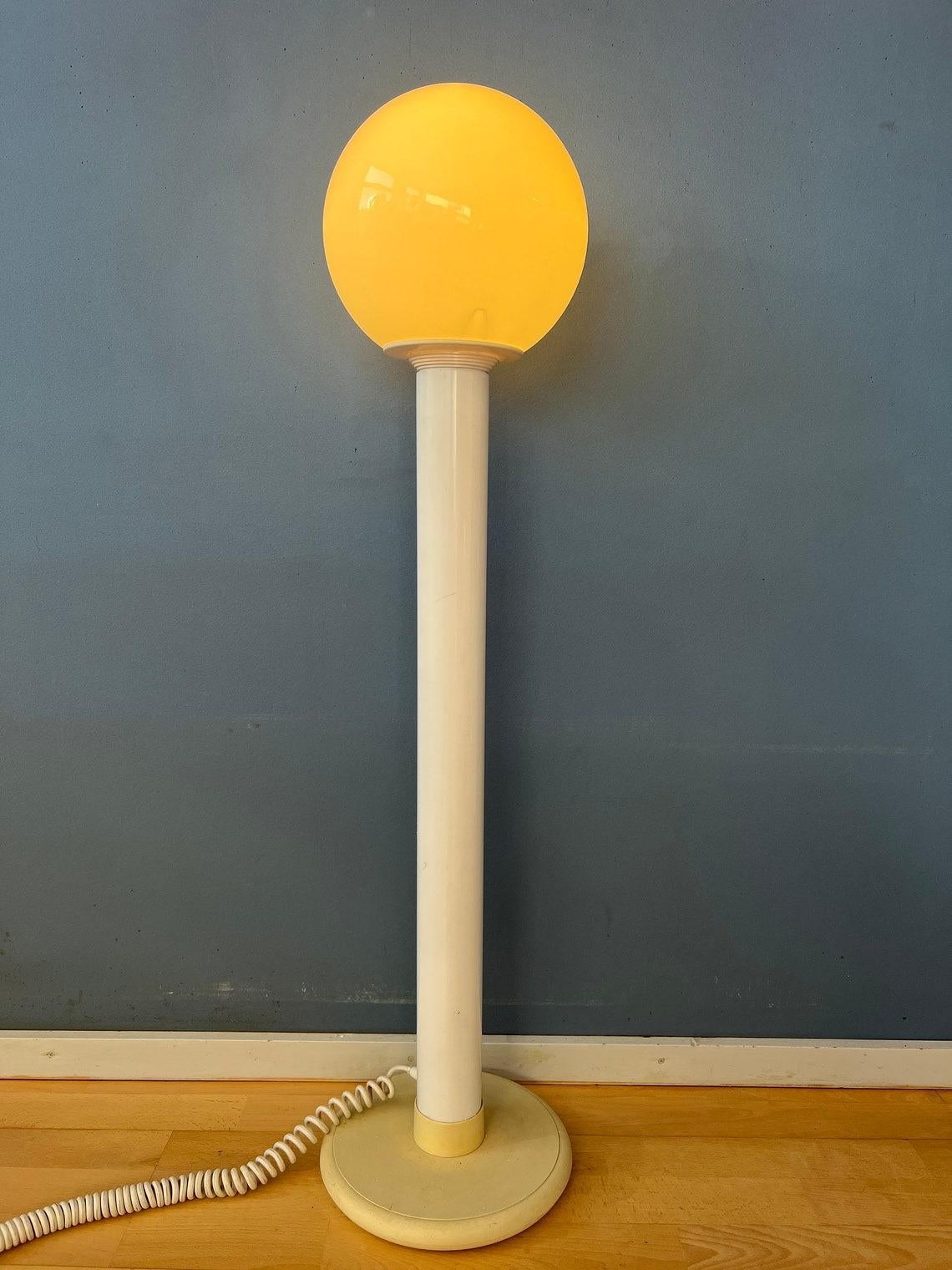 Very rare space age floor or table lamp by Woja Holland. The lamp has a metal base and a glass shade. The lamp requires one E27 lightbulb and currently has an EU-plug (easily used outside EU with plug-converter).

Additional information:
Materials: