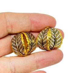 Vintage SPAIN damascene gold tone black designer clip on earrings