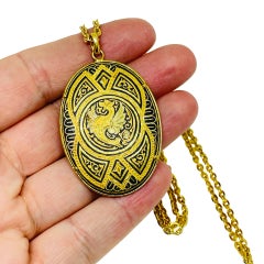 Vintage SPAIN damascene gold tone black pendant designer necklace