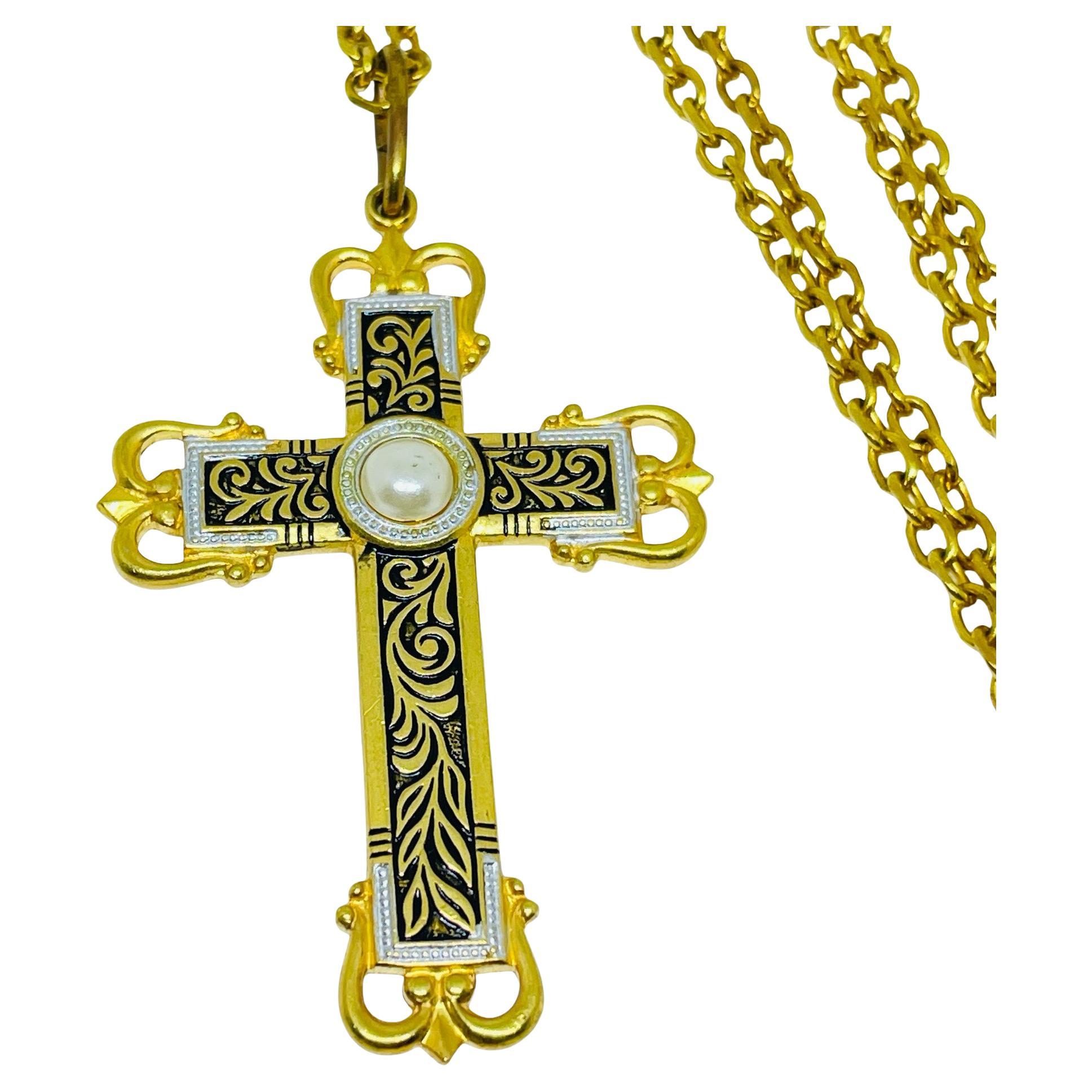 Vintage SPAIN damascene gold tone pearl black cross chain designer necklace For Sale