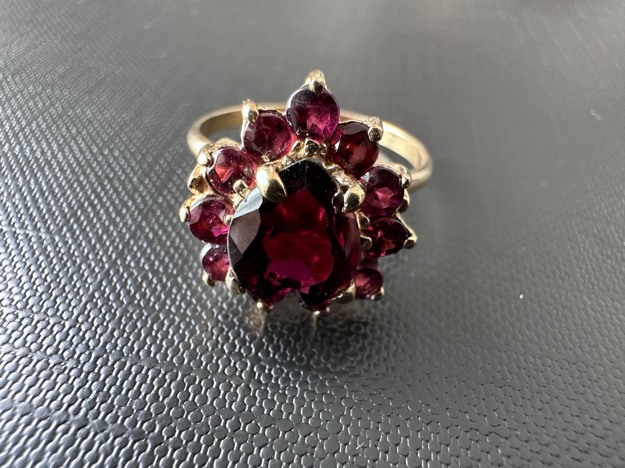 Artist Vintage Spanish 18 karat Yellow Gold Ring with Amethyst For Sale