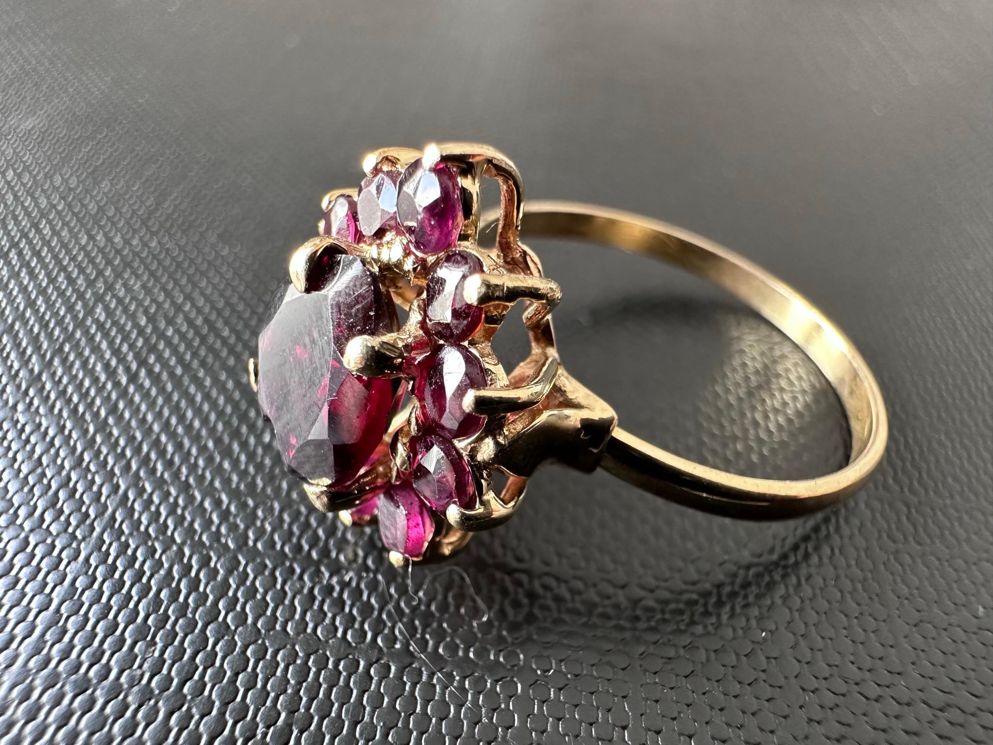 Heart Cut Vintage Spanish 18 karat Yellow Gold Ring with Amethyst For Sale