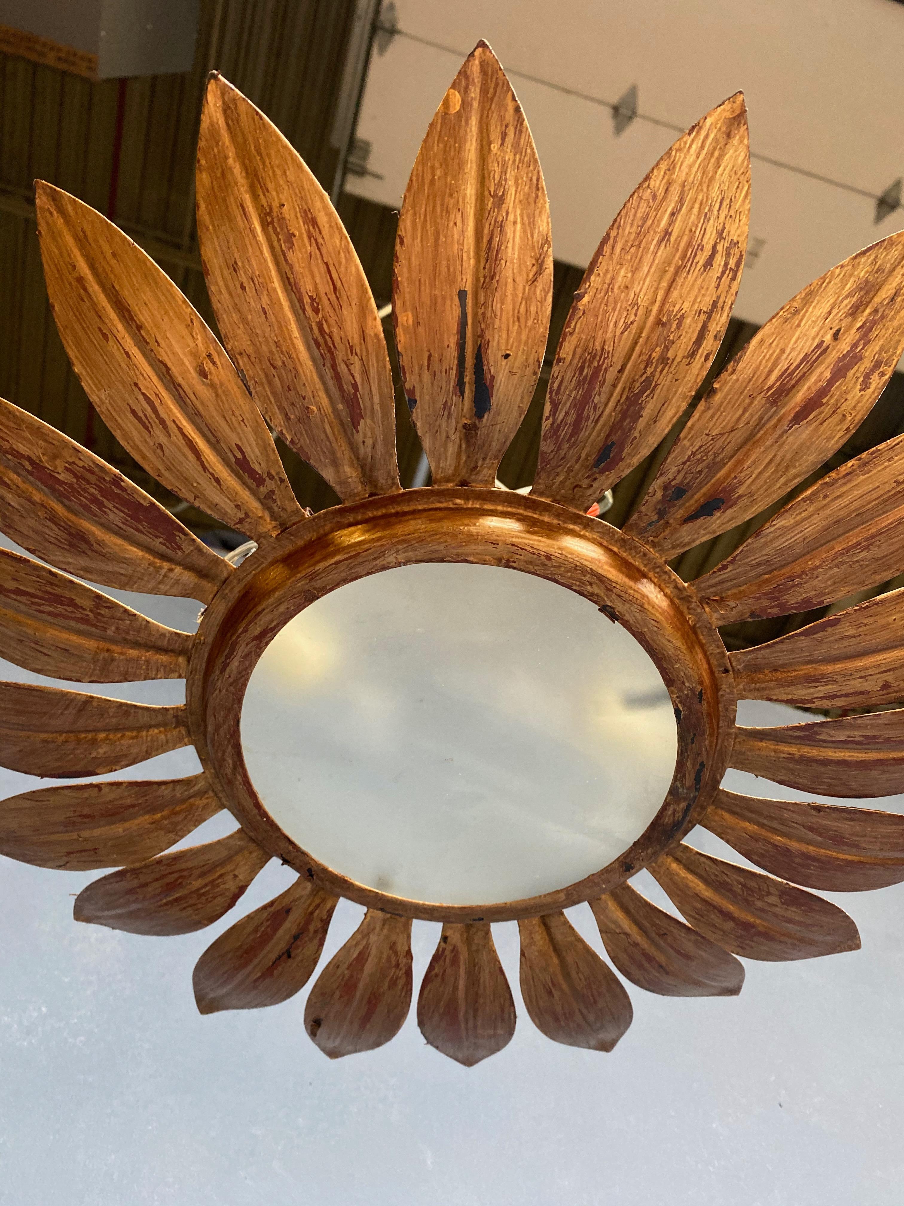 Espagnol Plafonnier espagnol vintage en métal doré des années 1950 en vente