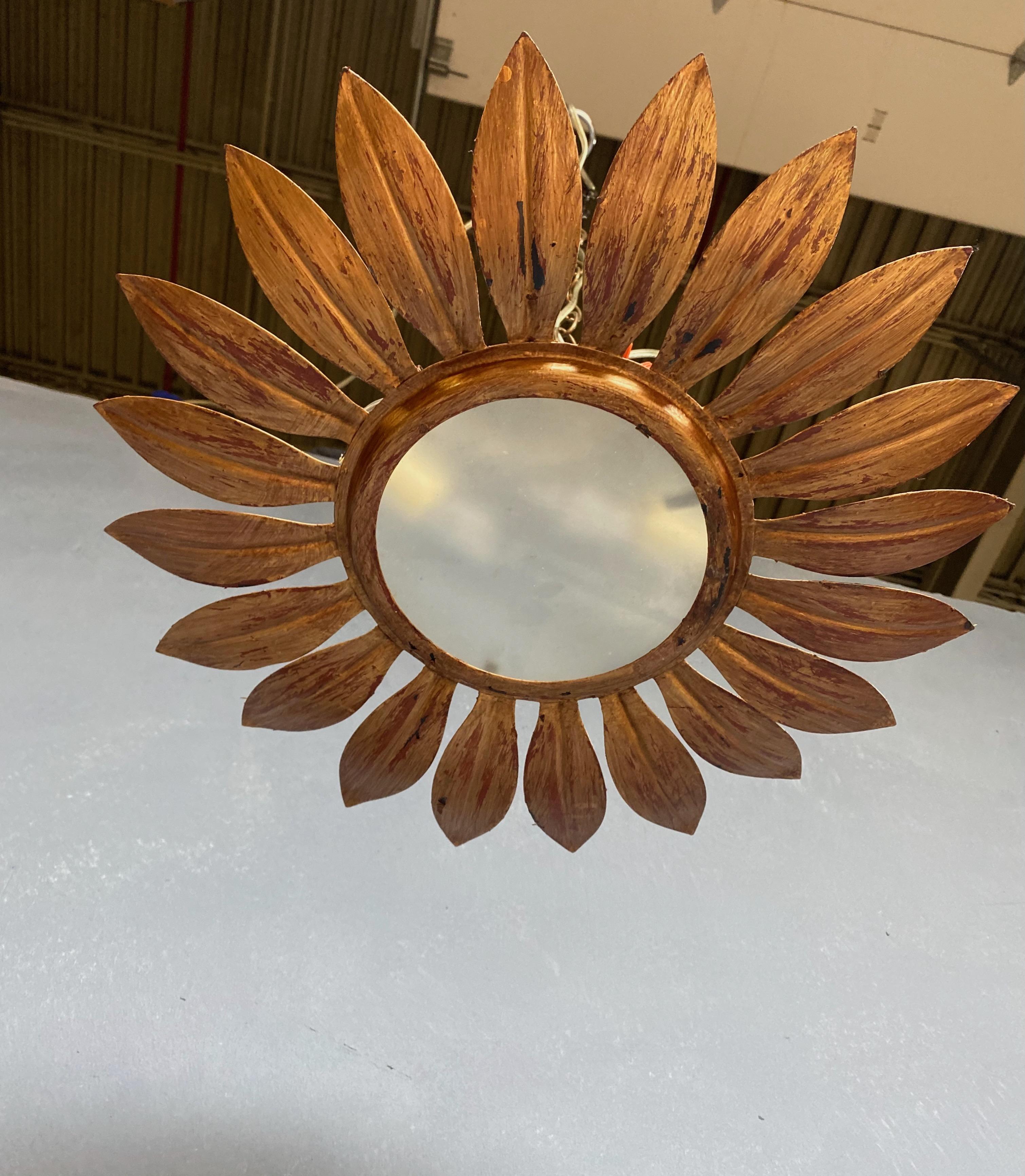 Doré Plafonnier espagnol vintage en métal doré des années 1950 en vente