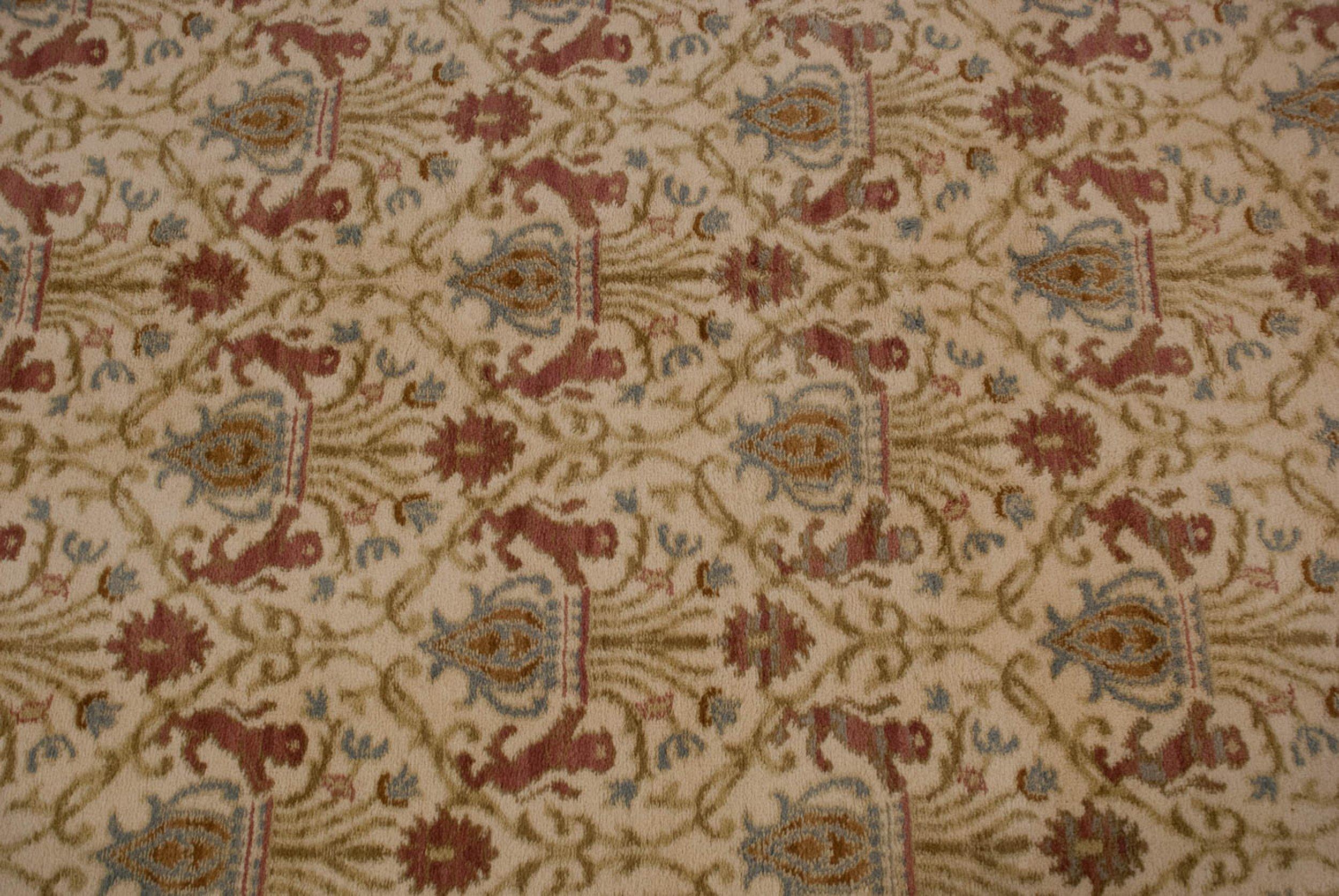 Late 20th Century Vintage Spanish Alcaraz Design Carpet For Sale