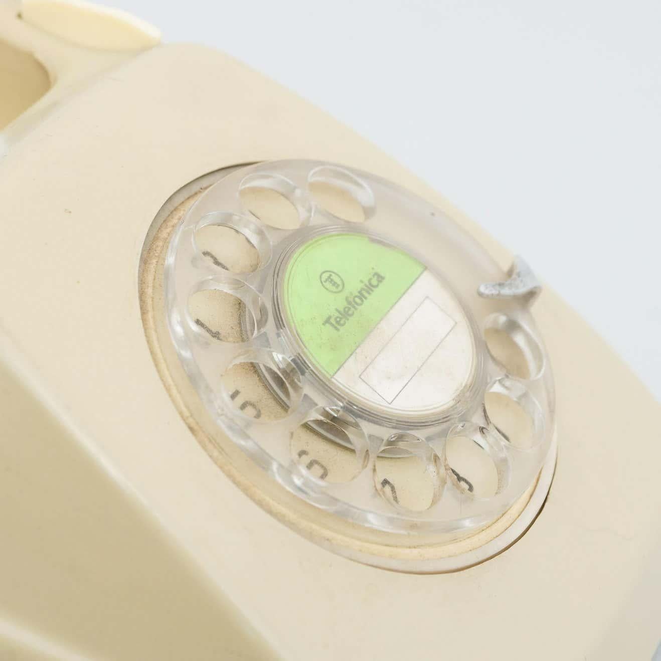 Teléfono analógico español vintage de Telefónica, hacia 1980 2