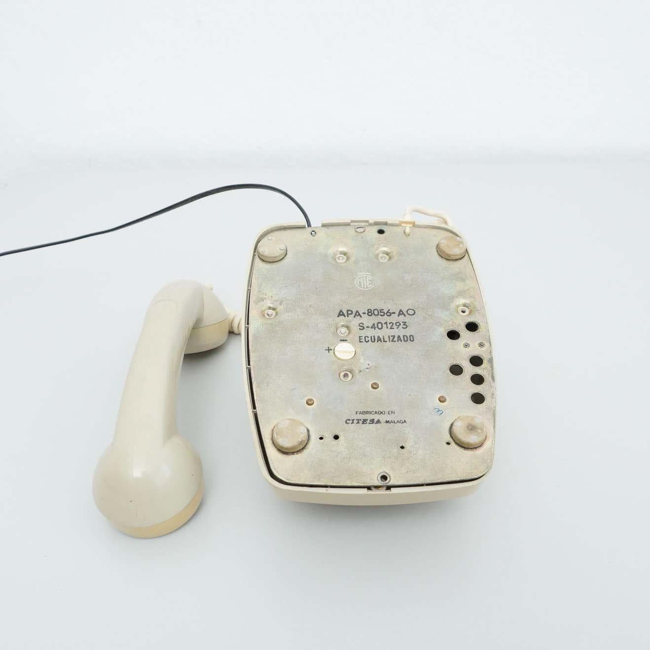 Teléfono analógico español vintage de Telefónica, hacia 1980 4