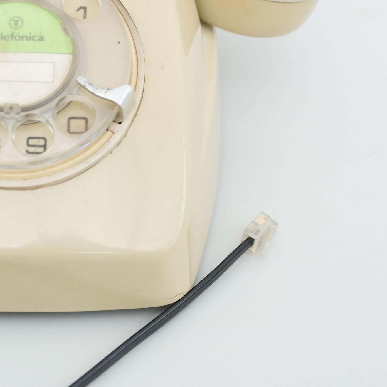 Teléfono analógico español vintage de Telefónica, hacia 1980 5