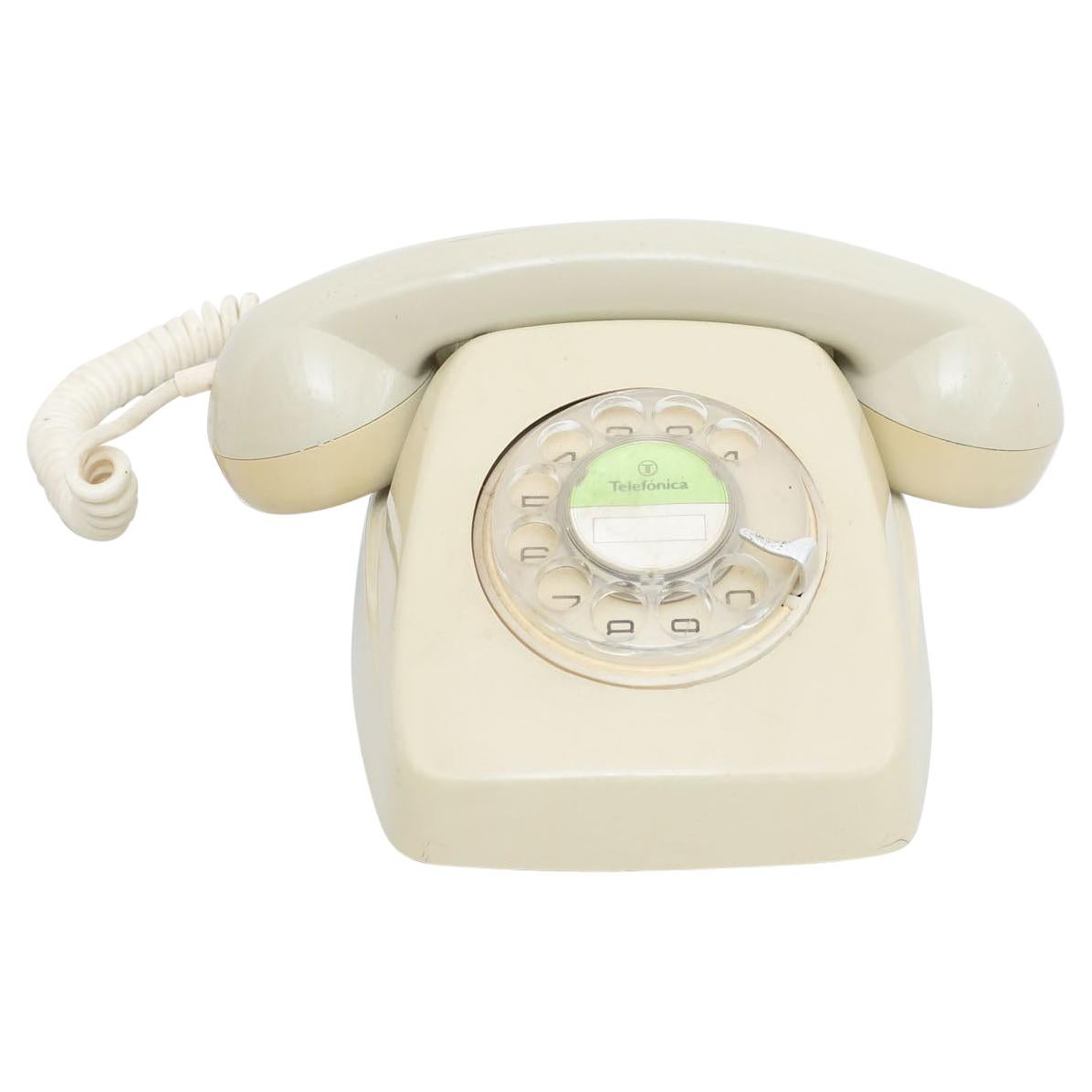 Holo White Marble Phone Ring – VelvetCaviar.com