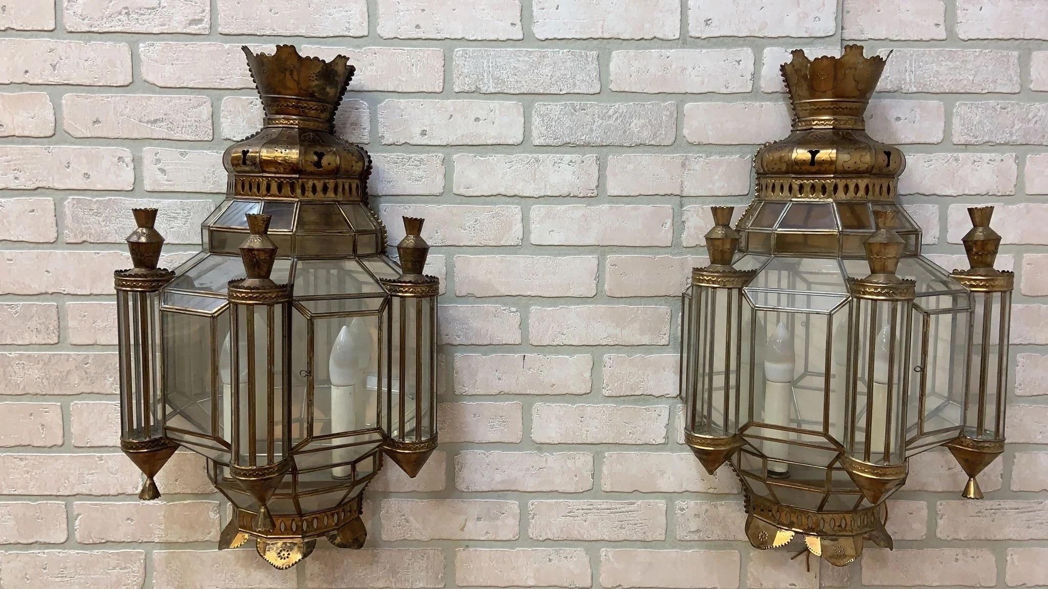 Vintage Spanish Brass with Leaded Glass Exterior Outdoor Lighting Sconce - Pair In Good Condition For Sale In Chicago, IL