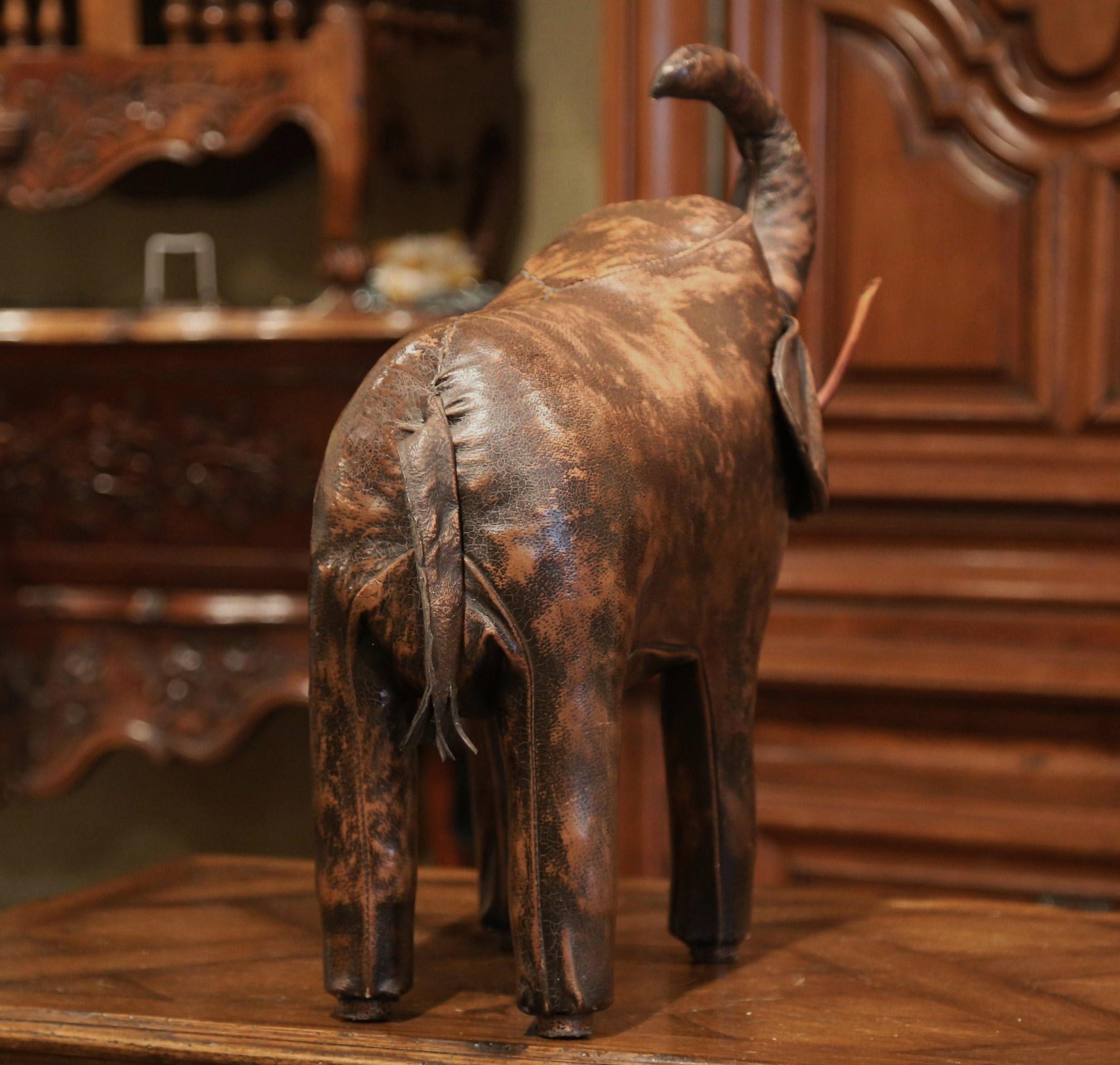 Vintage Spanish Brown Leather Elephant Sculpture Footstool In Excellent Condition In Dallas, TX