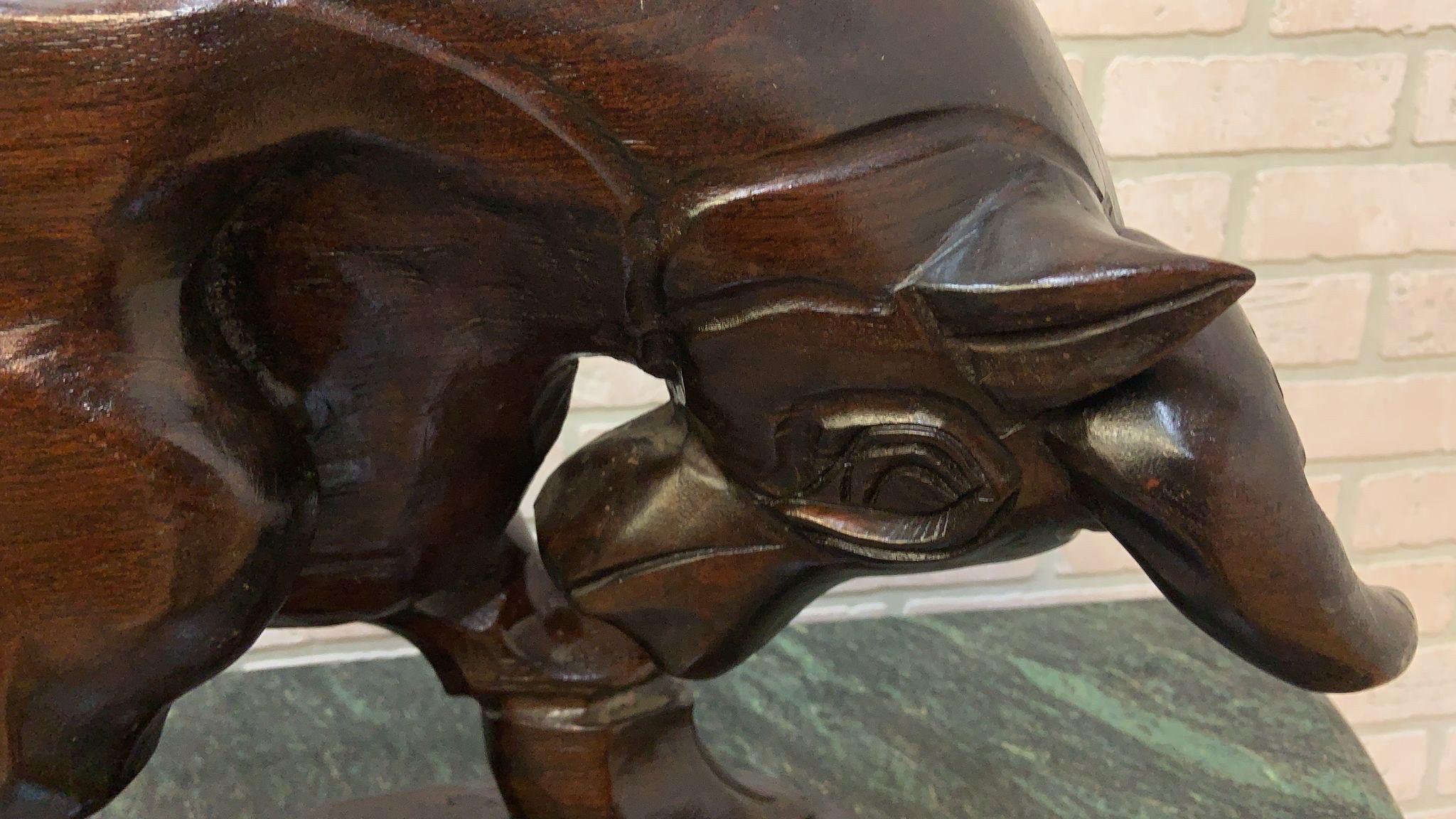 chicago bull statue