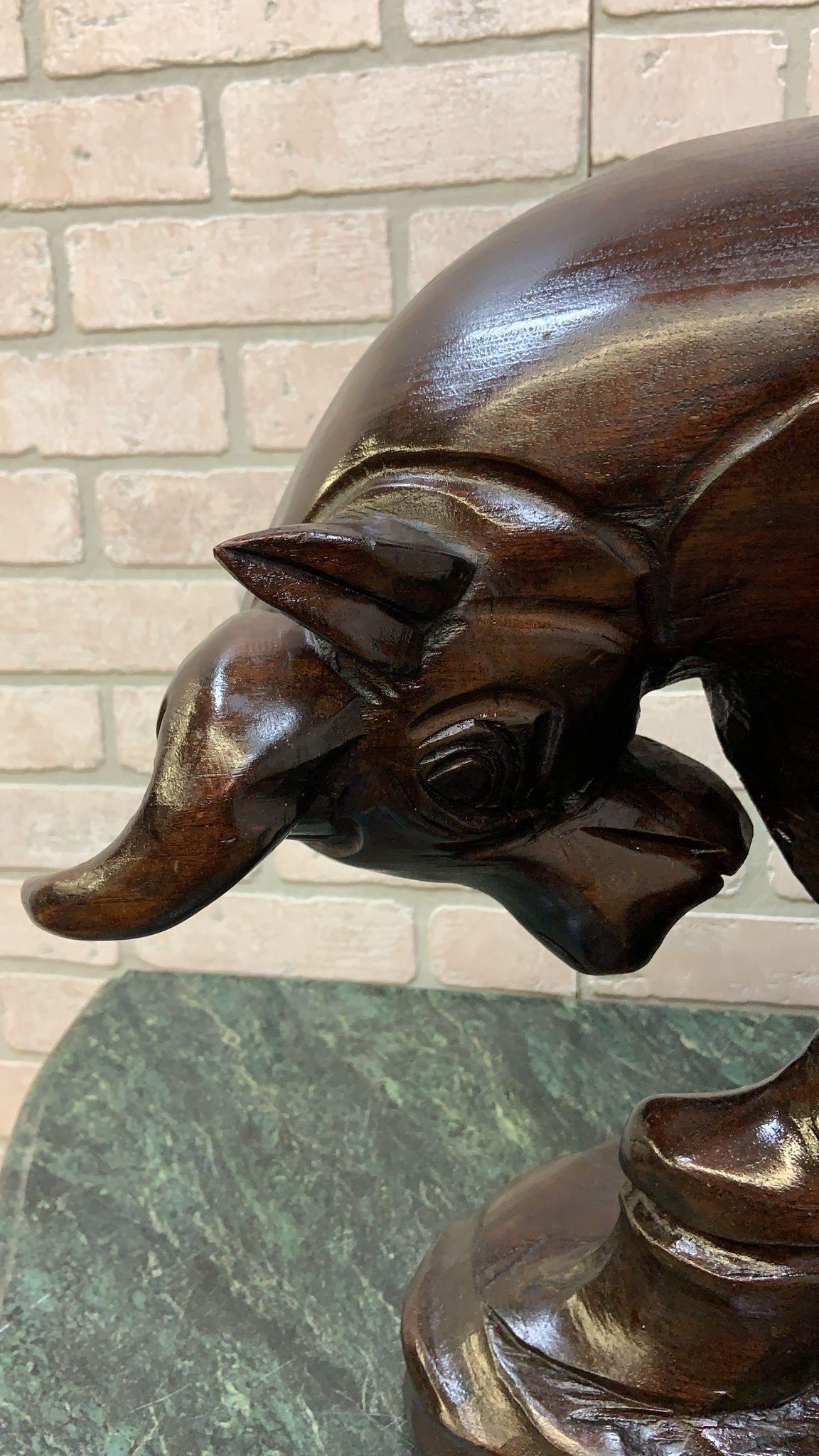 bull statue in chicago