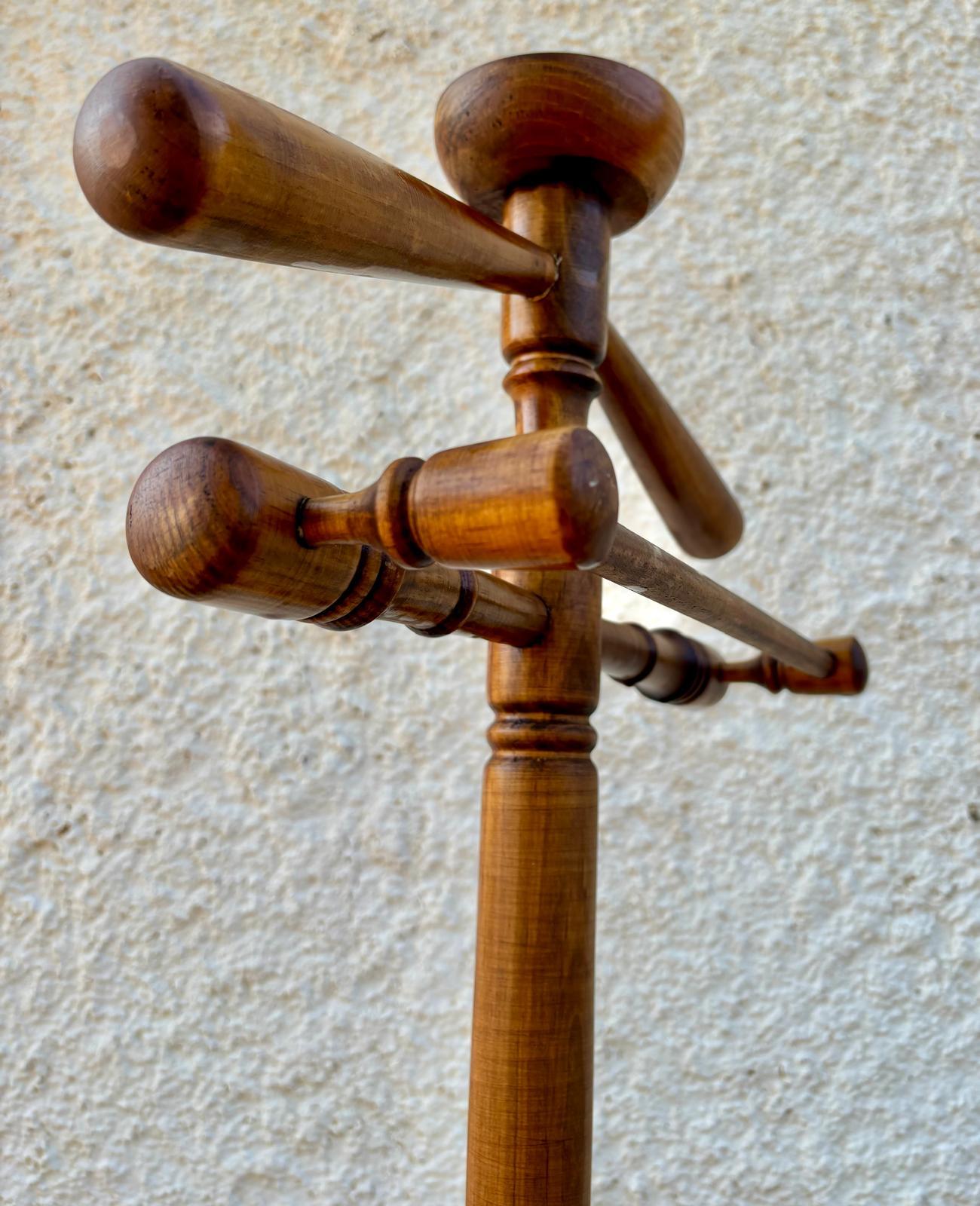 Legno Appendiabiti spagnolo vintage in Oak, 1950 in vendita