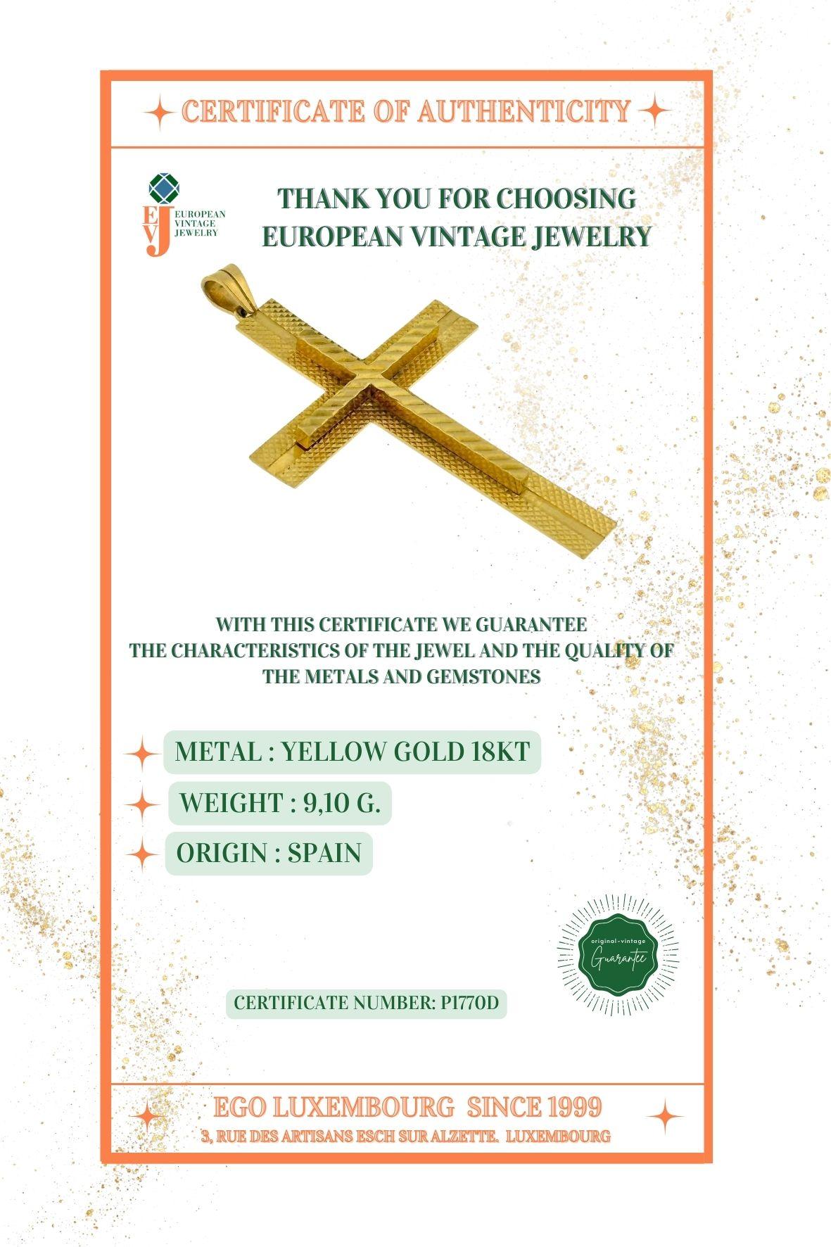 Vintage Spanish Cross 18 karat Yellow Gold For Sale 2
