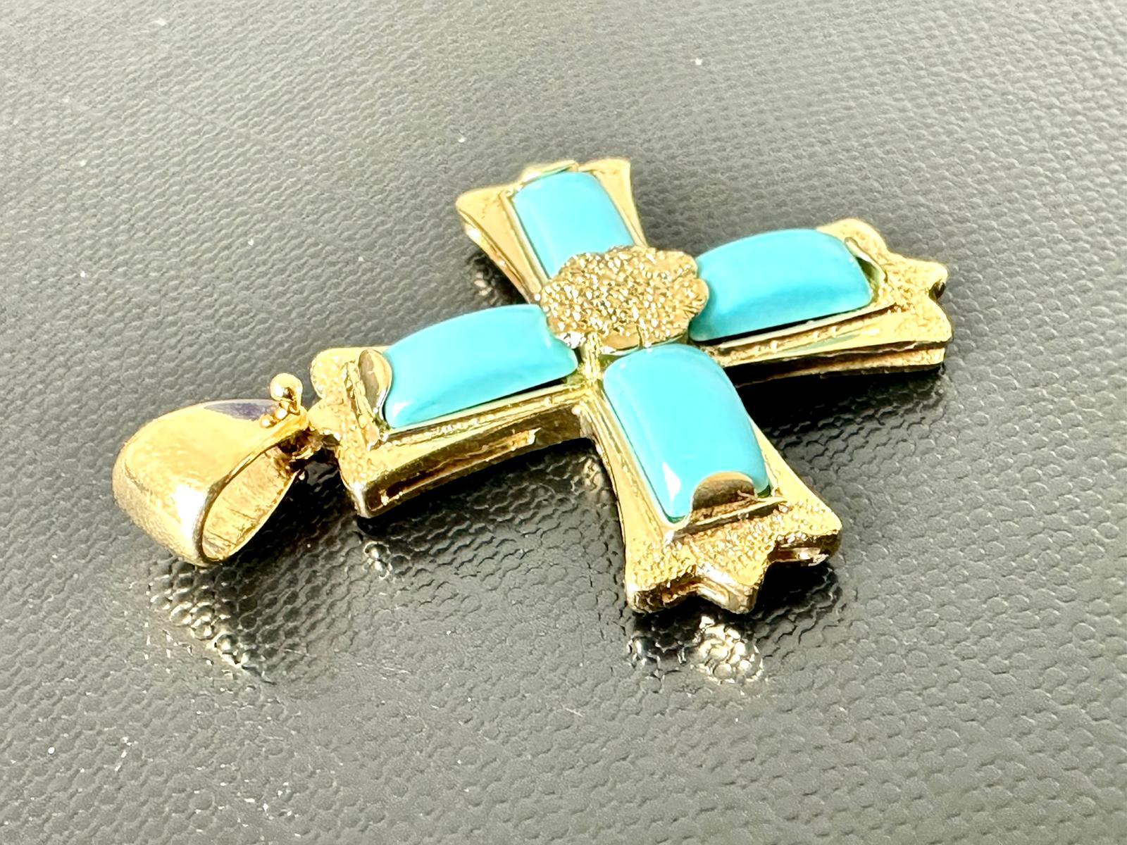 Women's or Men's Vintage Spanish Cross 18 Karat Yellow Gold and Turquoise For Sale