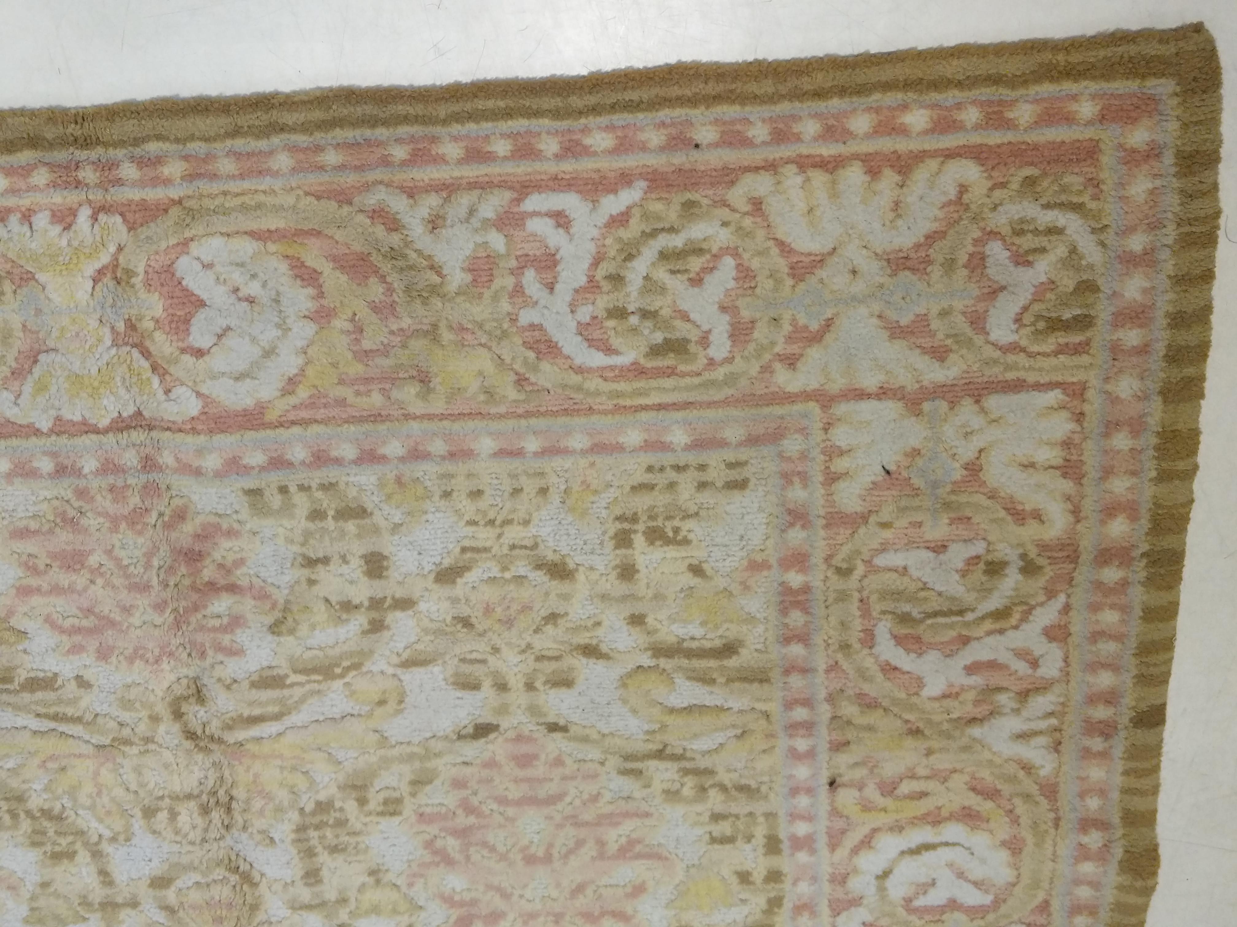 Spanischer Cuenca-Teppich im Vintage-Stil mit Palmette-Design aus der Renaissance im Angebot 3