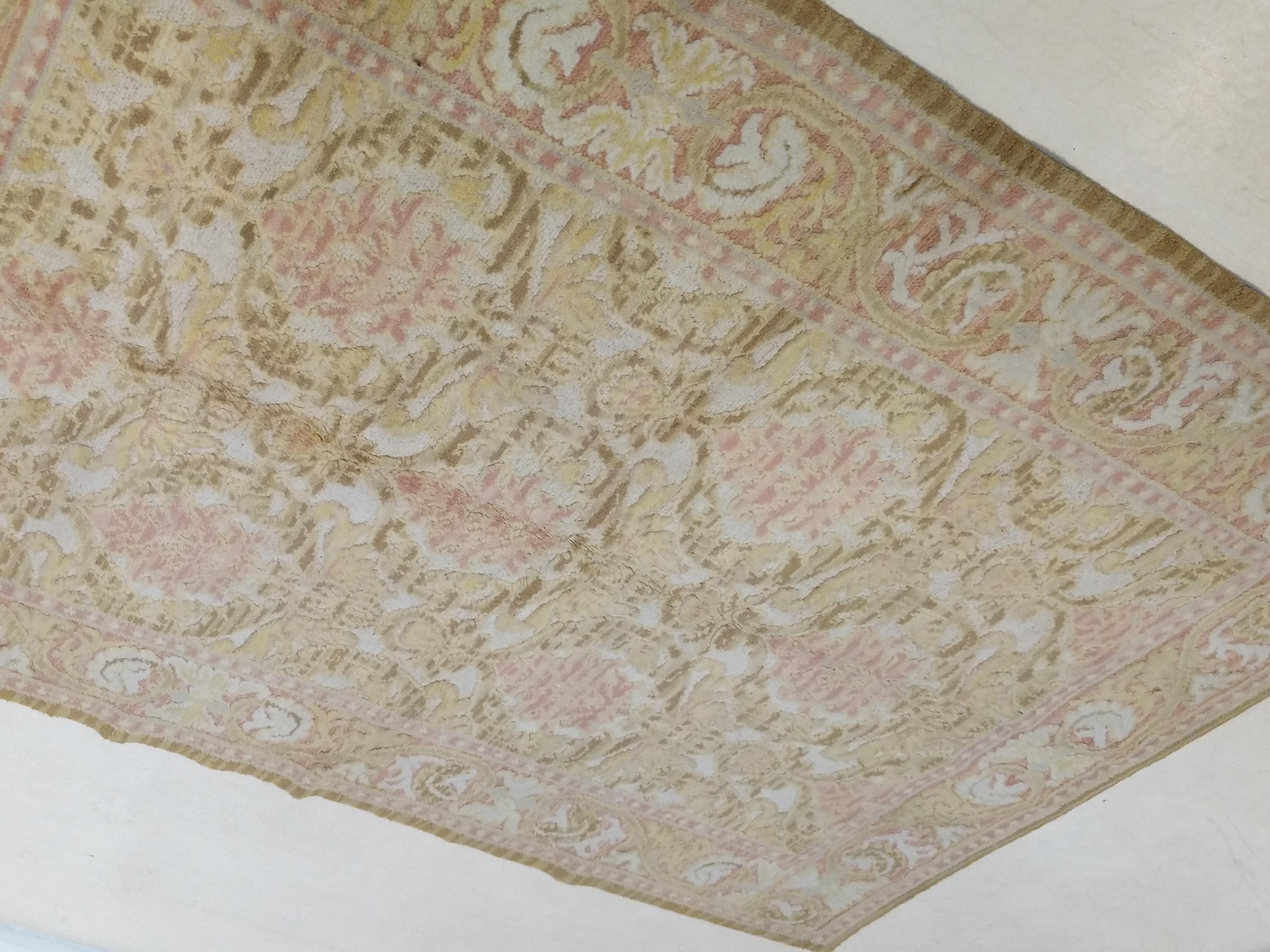 Spanischer Cuenca-Teppich im Vintage-Stil mit Palmette-Design aus der Renaissance im Angebot 4