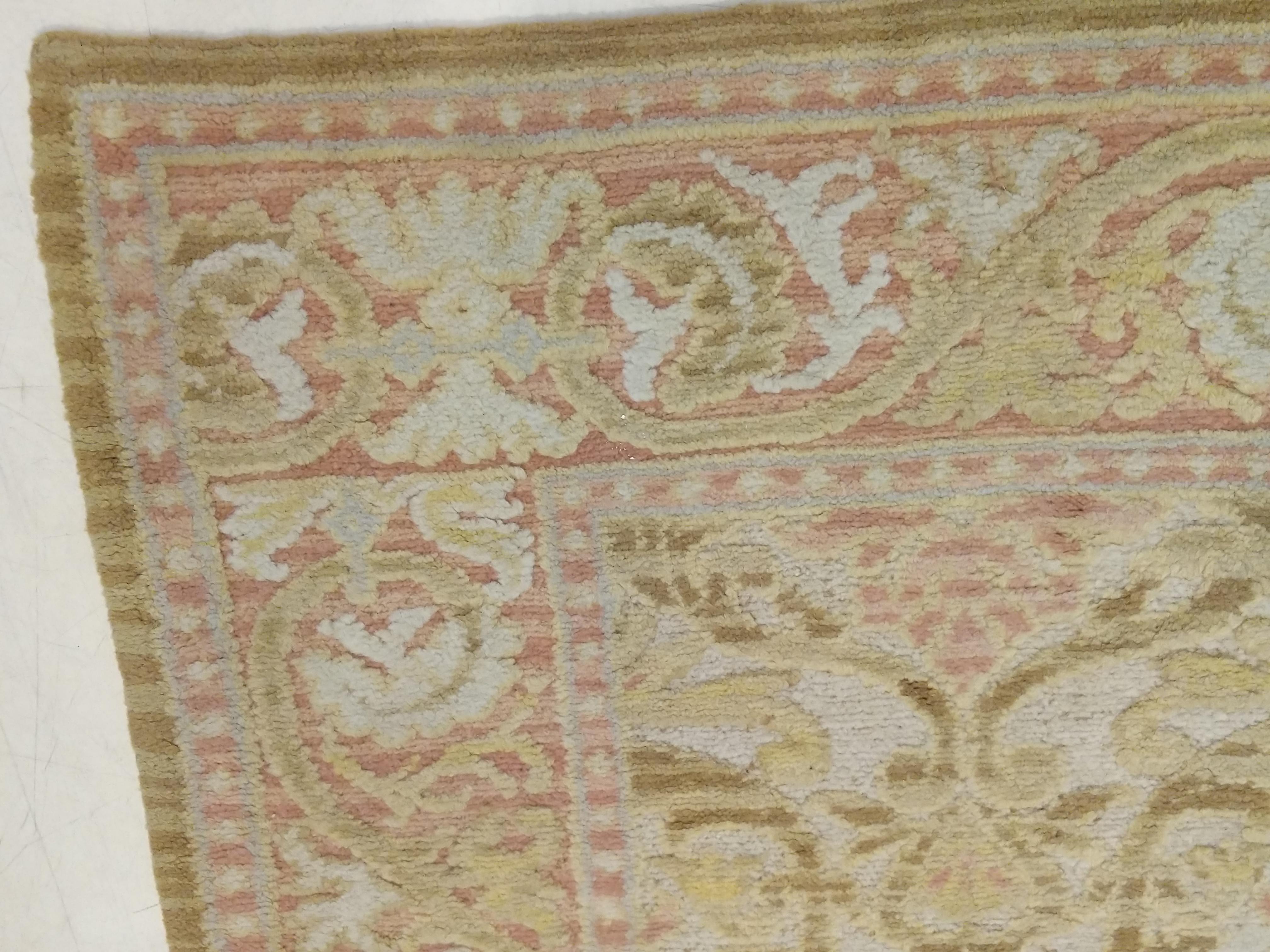 Spanischer Cuenca-Teppich im Vintage-Stil mit Palmette-Design aus der Renaissance im Angebot 7