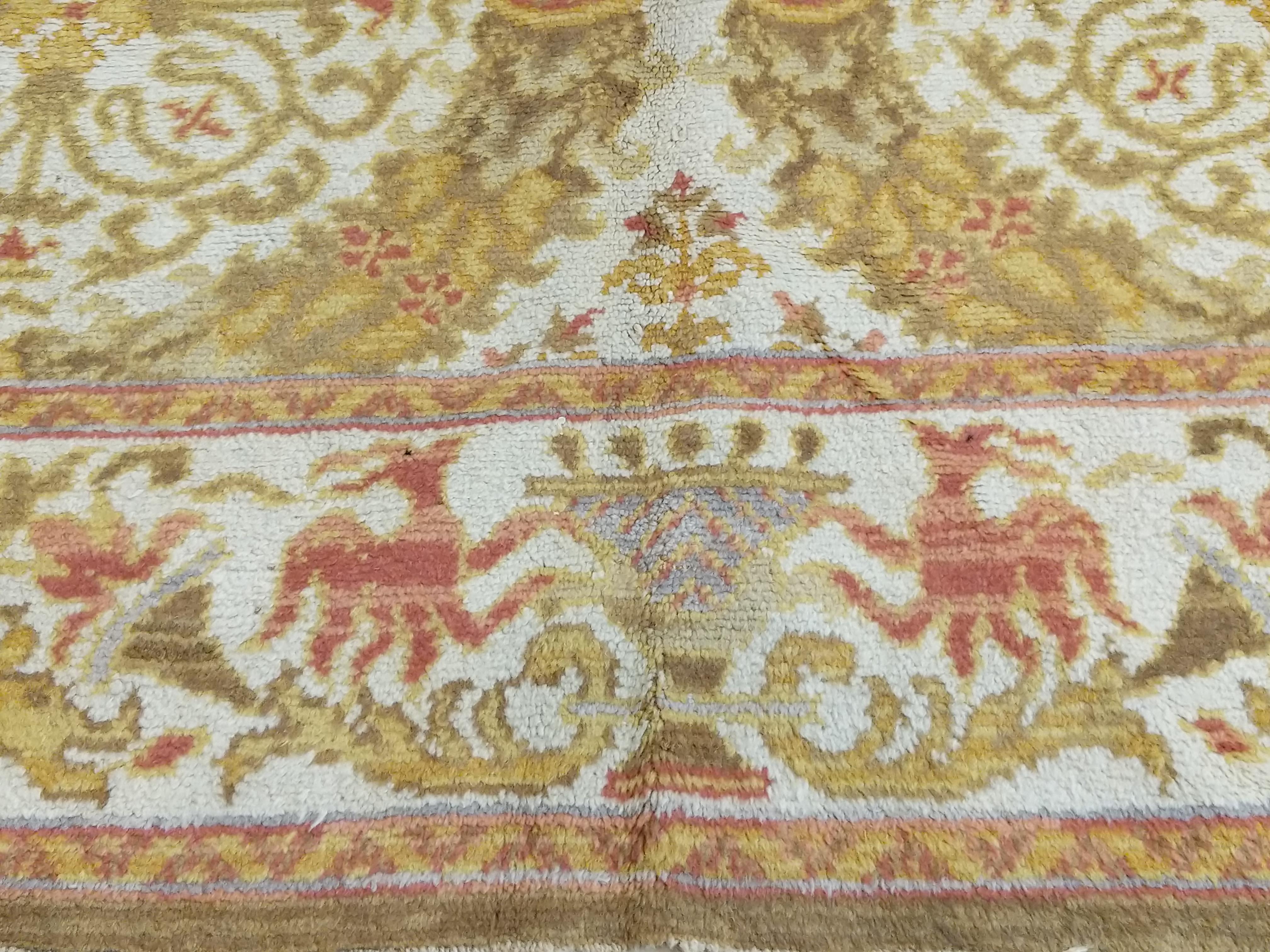 Vintage Spanish Cuenca Rug with Renaissance Wreath Pattern  For Sale 1