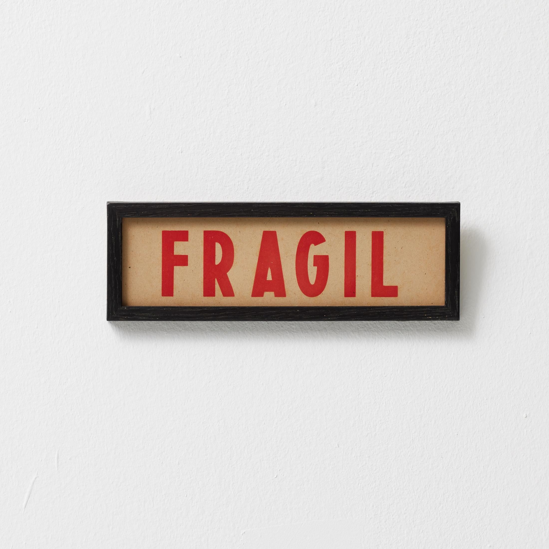 Vintage Spanish Framed Poster – “FRAGIL” in Modern Typography, Circa 1950

Type: Vintage framed poster
Origin: Spain, circa 1950
Design: Bold modern typography in red on paper
Condition: Original, with minor wear consistent with age and use
Frame: