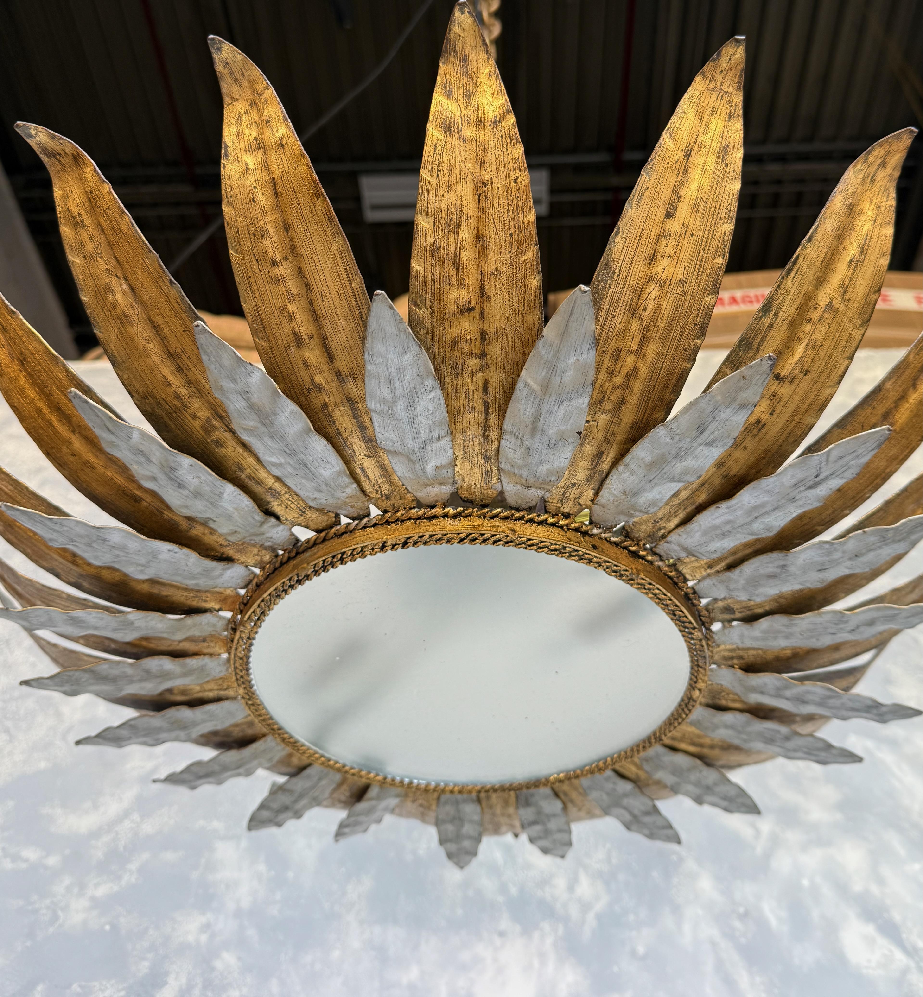 Plafonnier vintage espagnol en métal doré et argenté en vente 3