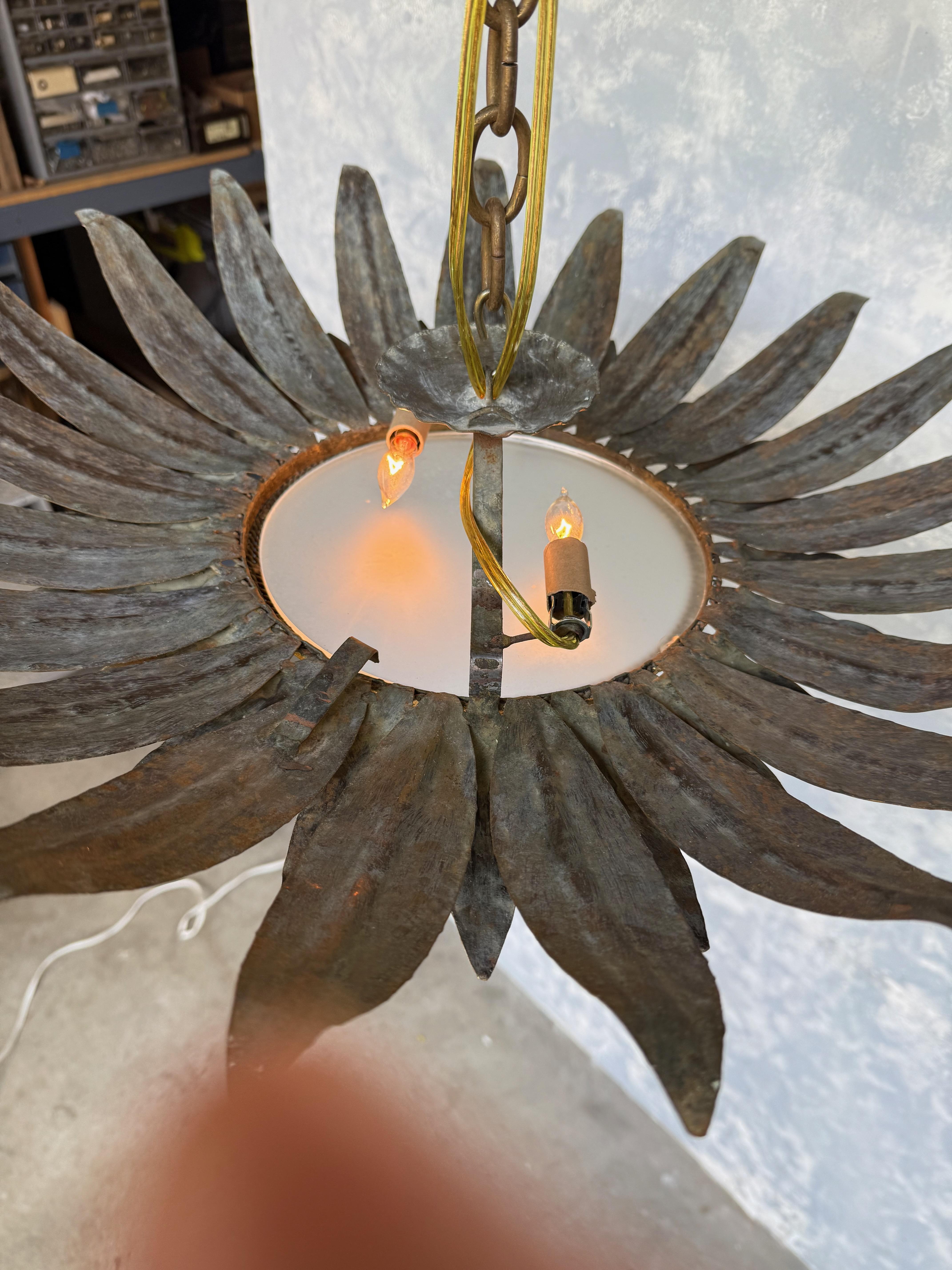 Plafonnier vintage espagnol en métal doré et argenté en vente 9