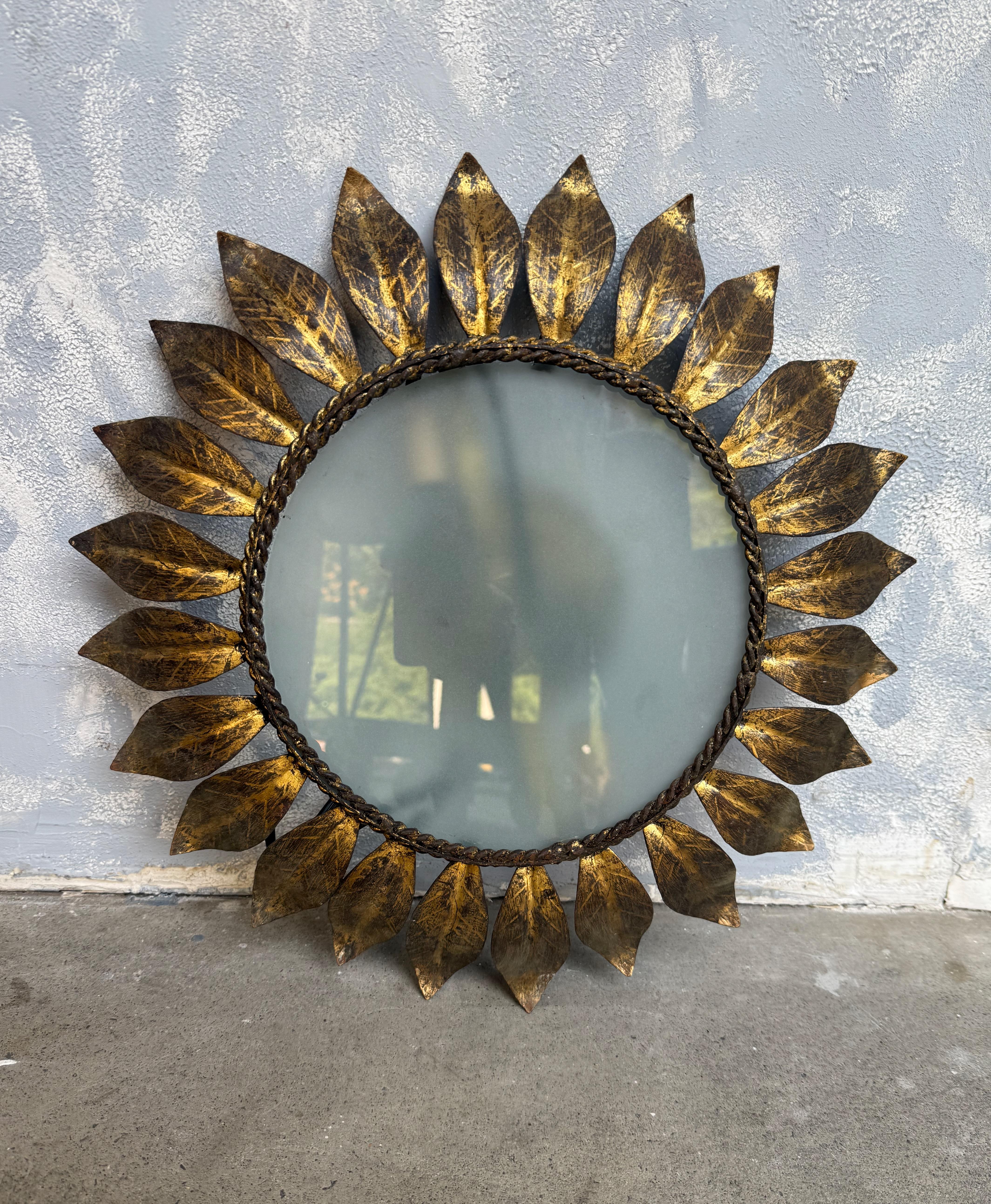 Colonial espagnol Plafonnier encastré en métal doré, Vintage By, Circa 1950s en vente