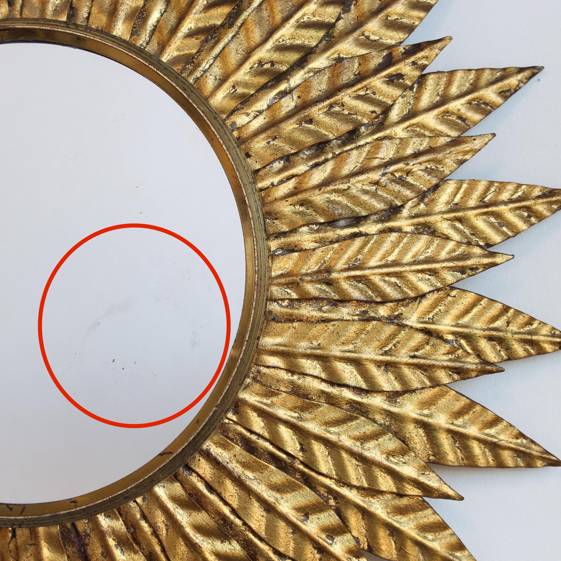 Specchio da parete d'epoca in metallo dorato (circa 1960) di Salvador Domene in vendita 4