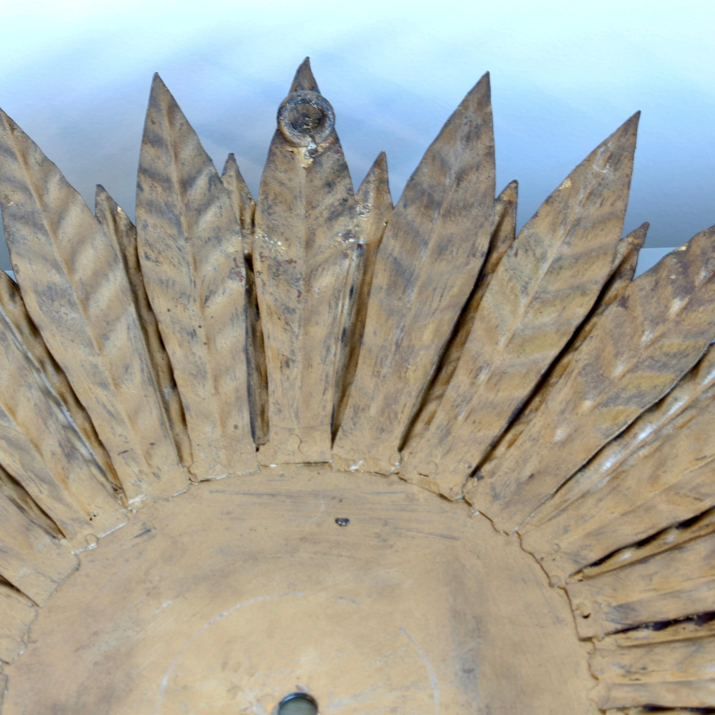 Specchio da parete d'epoca in metallo dorato (circa 1960) di Salvador Domene in vendita 8