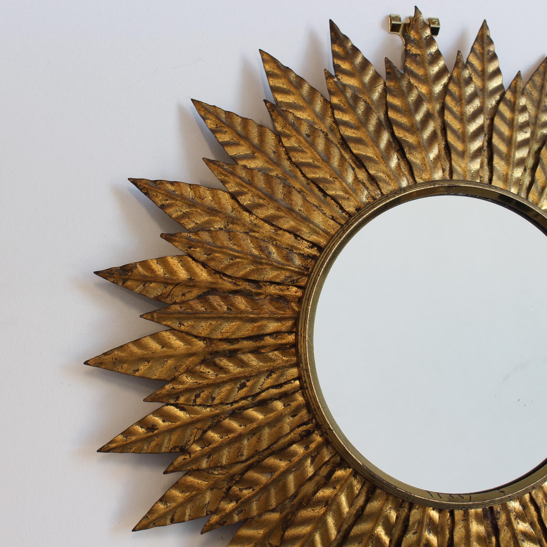 Specchio da parete d'epoca in metallo dorato (circa 1960) di Salvador Domene In condizioni buone in vendita a London, GB