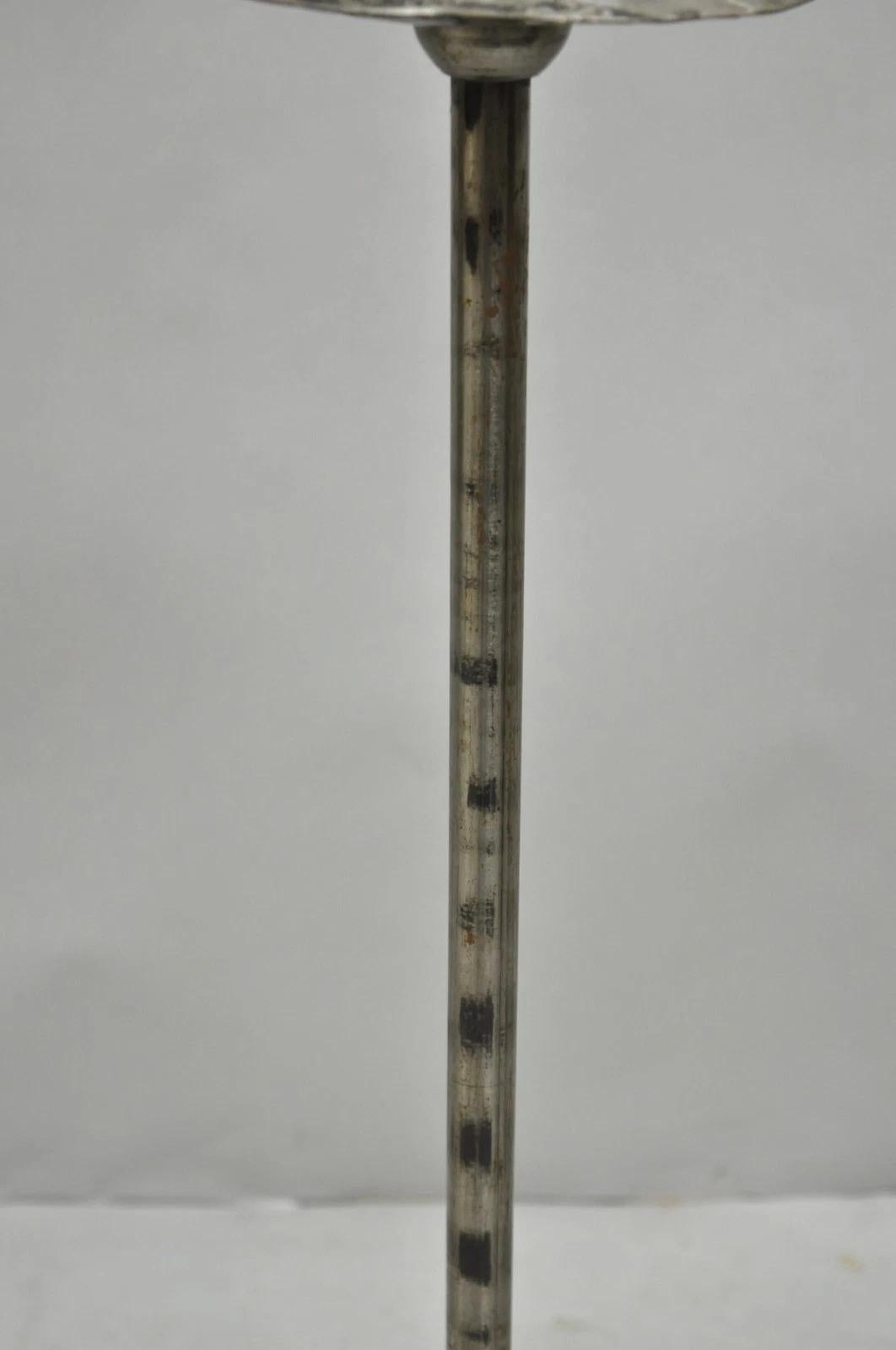 Lampada da terra gotica spagnola d'epoca in ferro battuto, corta e italiana in vendita 4