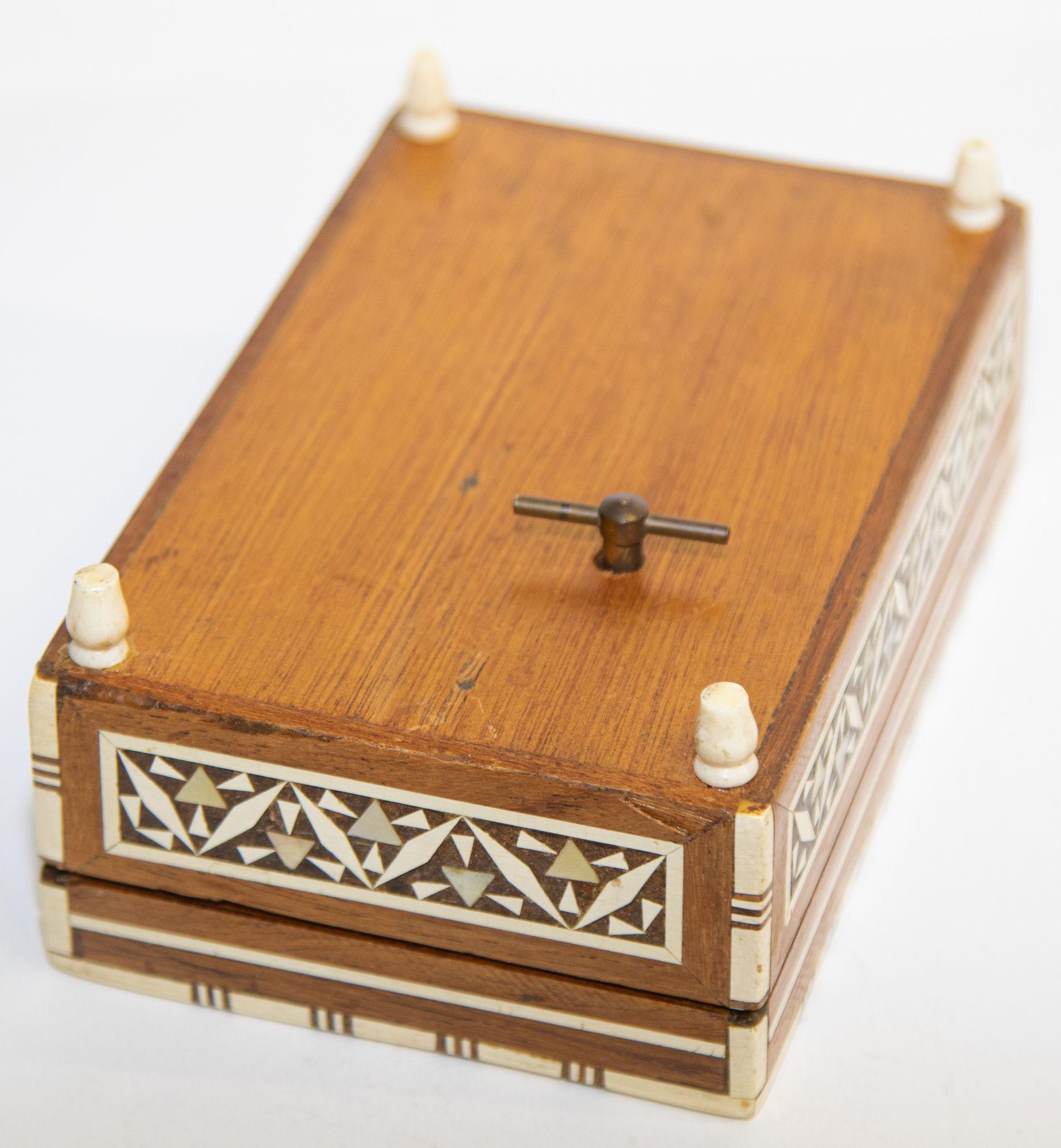 Vintage Spanish Inlaid Marquetry Decorative Music Box Inlaid with White Bone For Sale 8