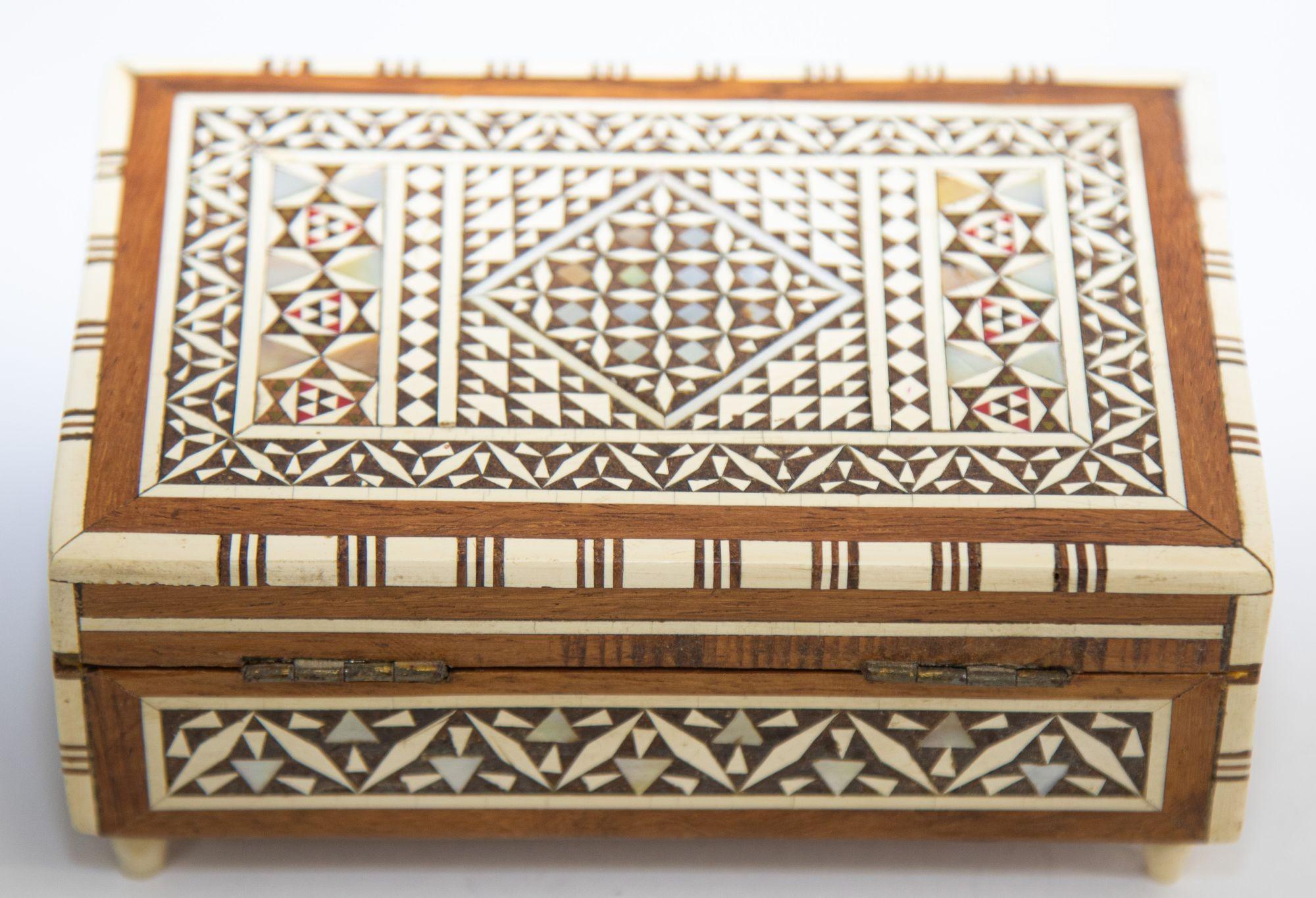 Moorish Vintage Spanish Inlaid Marquetry Decorative Music Box Inlaid with White Bone For Sale