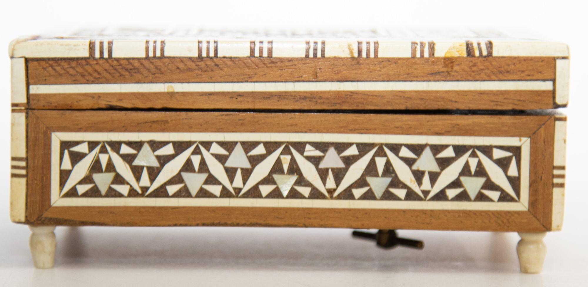 20th Century Vintage Spanish Inlaid Marquetry Decorative Music Box Inlaid with White Bone For Sale