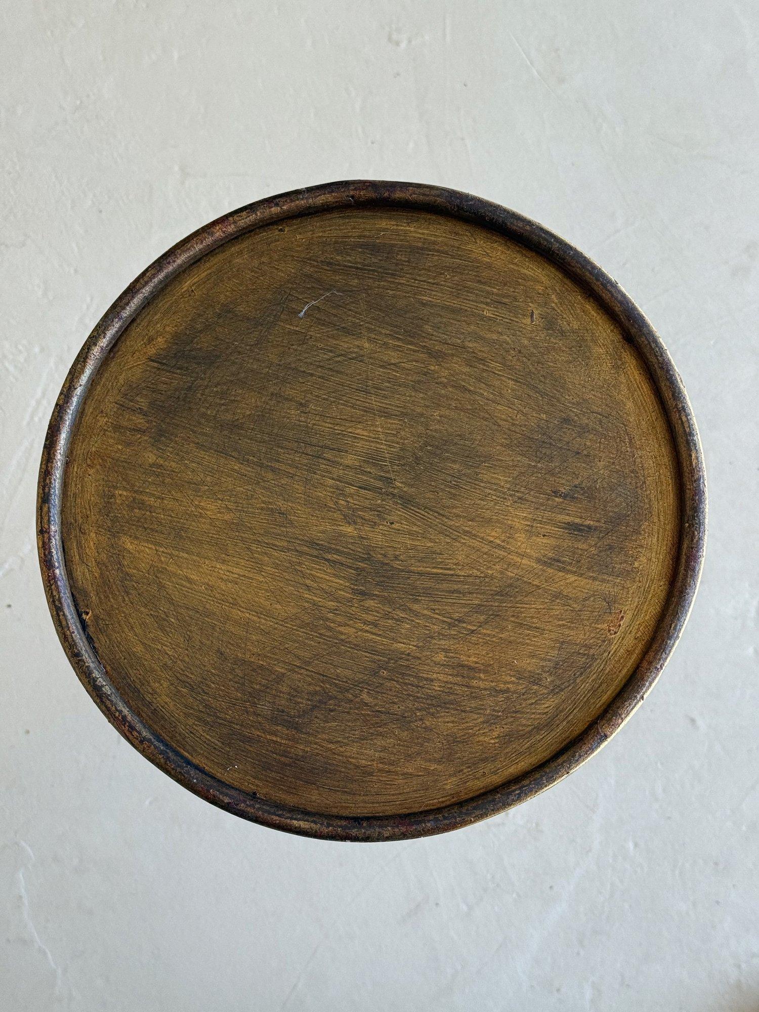 Table à boissons espagnole vintage en fer avec pieds à volutes en vente 6