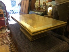 Mesa de sofá baja de metal dorado española vintage firmada por Rudolfo Dubarry