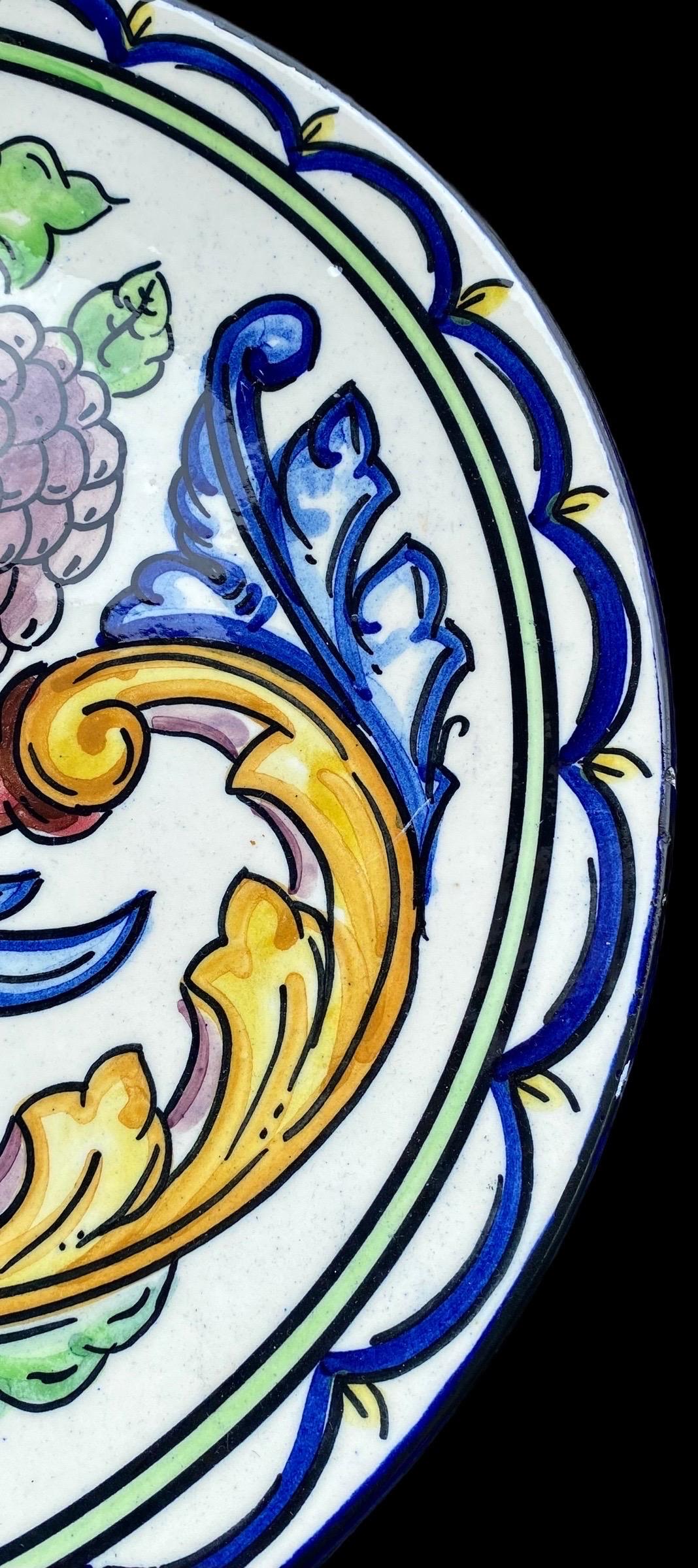 Vintage Spanish Majolica Wall Plate In Good Condition In New Orleans, LA
