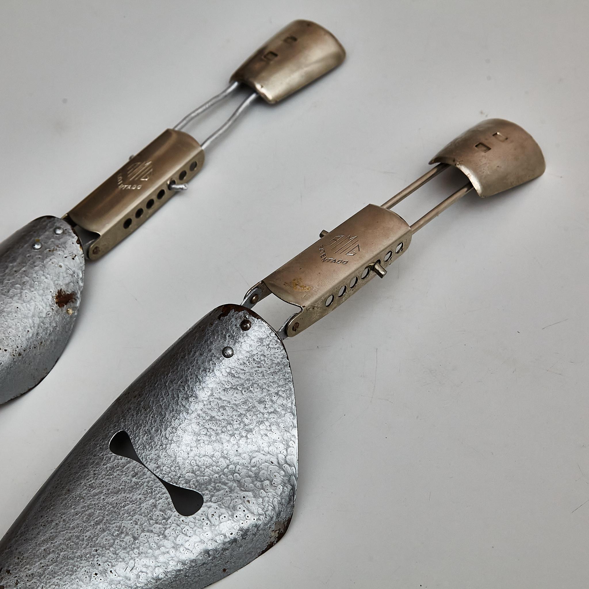 Scarpiere spagnole in metallo vintage - Circa 1960 - Brevetto AMD in vendita 1